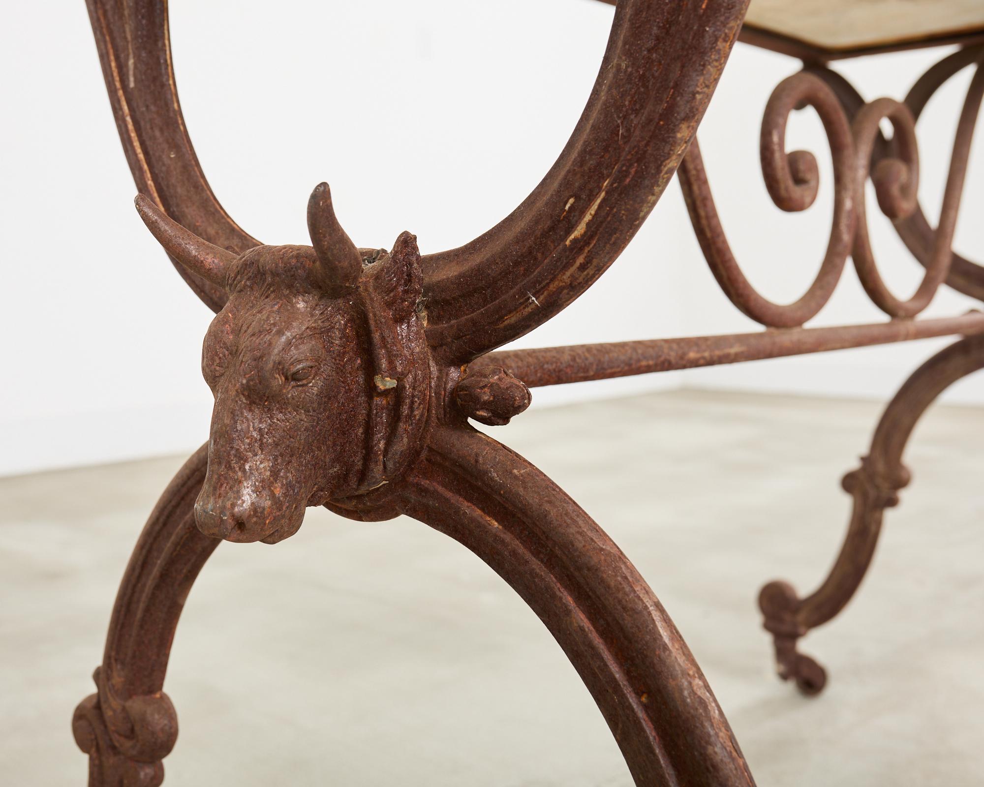 Consola de mesa de carnicero de hierro con tapa de mármol francesa del siglo XIX en venta 1