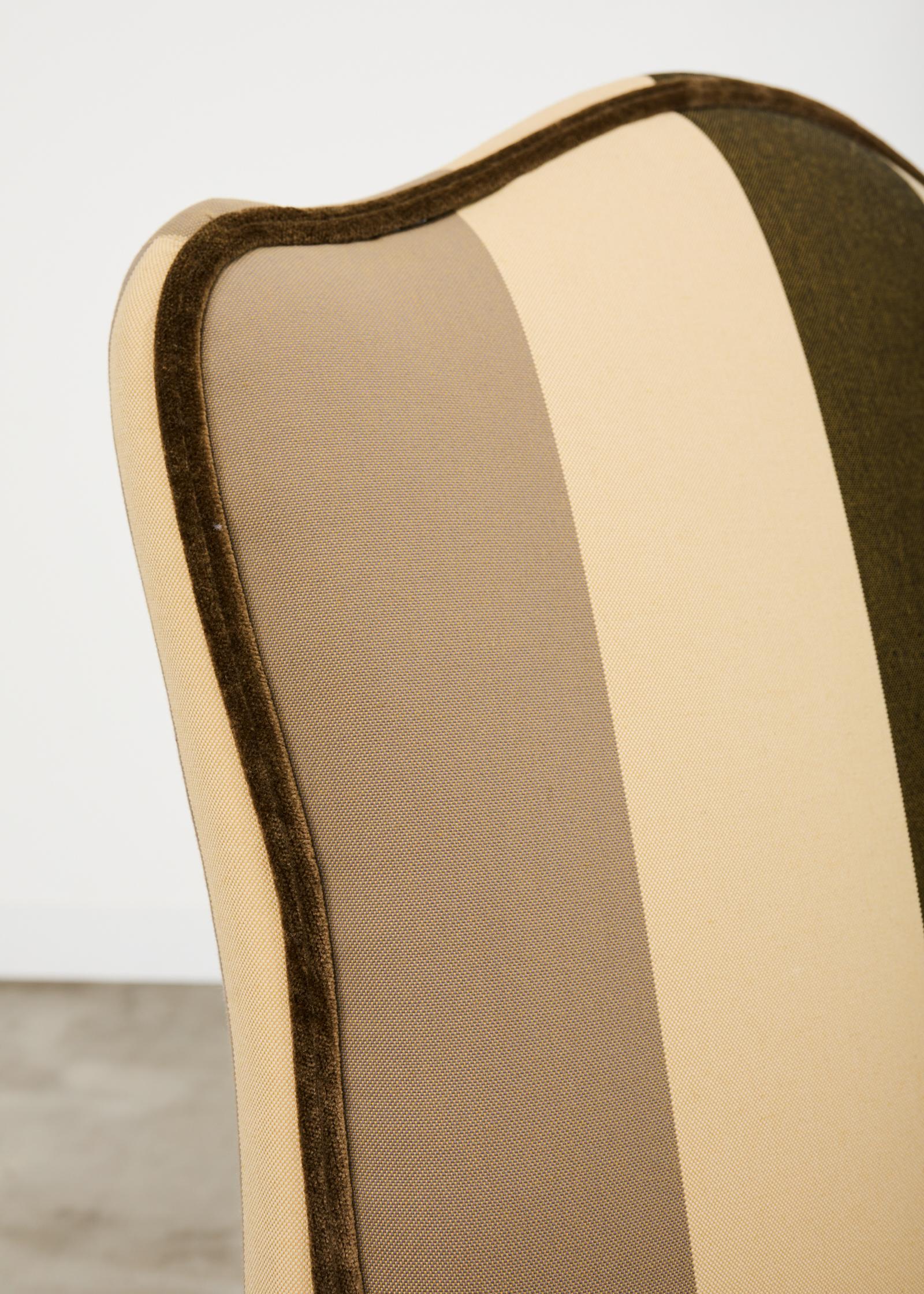 Coppia di poltrone Fauteuil in stile provinciale francese Luigi XV di Kreiss In condizioni buone in vendita a Rio Vista, CA