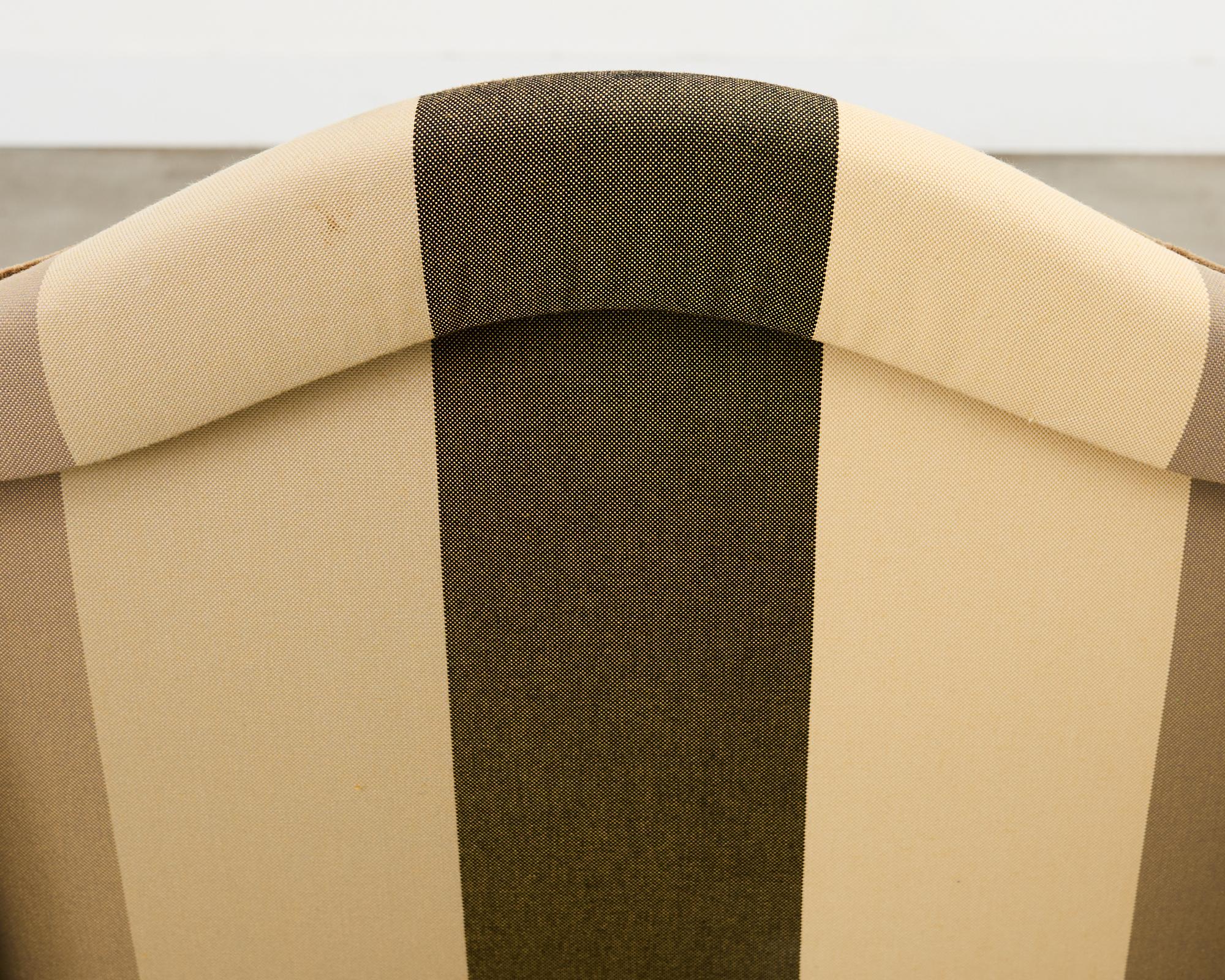 Coppia di poltrone Fauteuil in stile provinciale francese Luigi XV di Kreiss in vendita 12