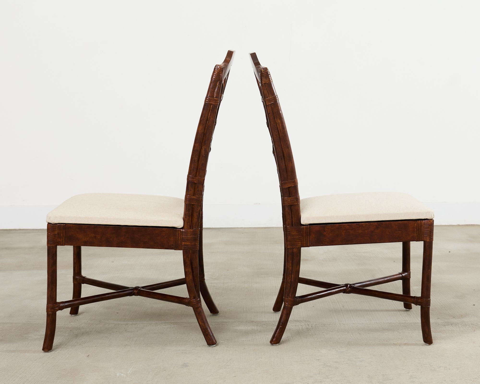 Conjunto de dieciocho sillas de comedor modernas de ratán orgánico y cuero en venta 2
