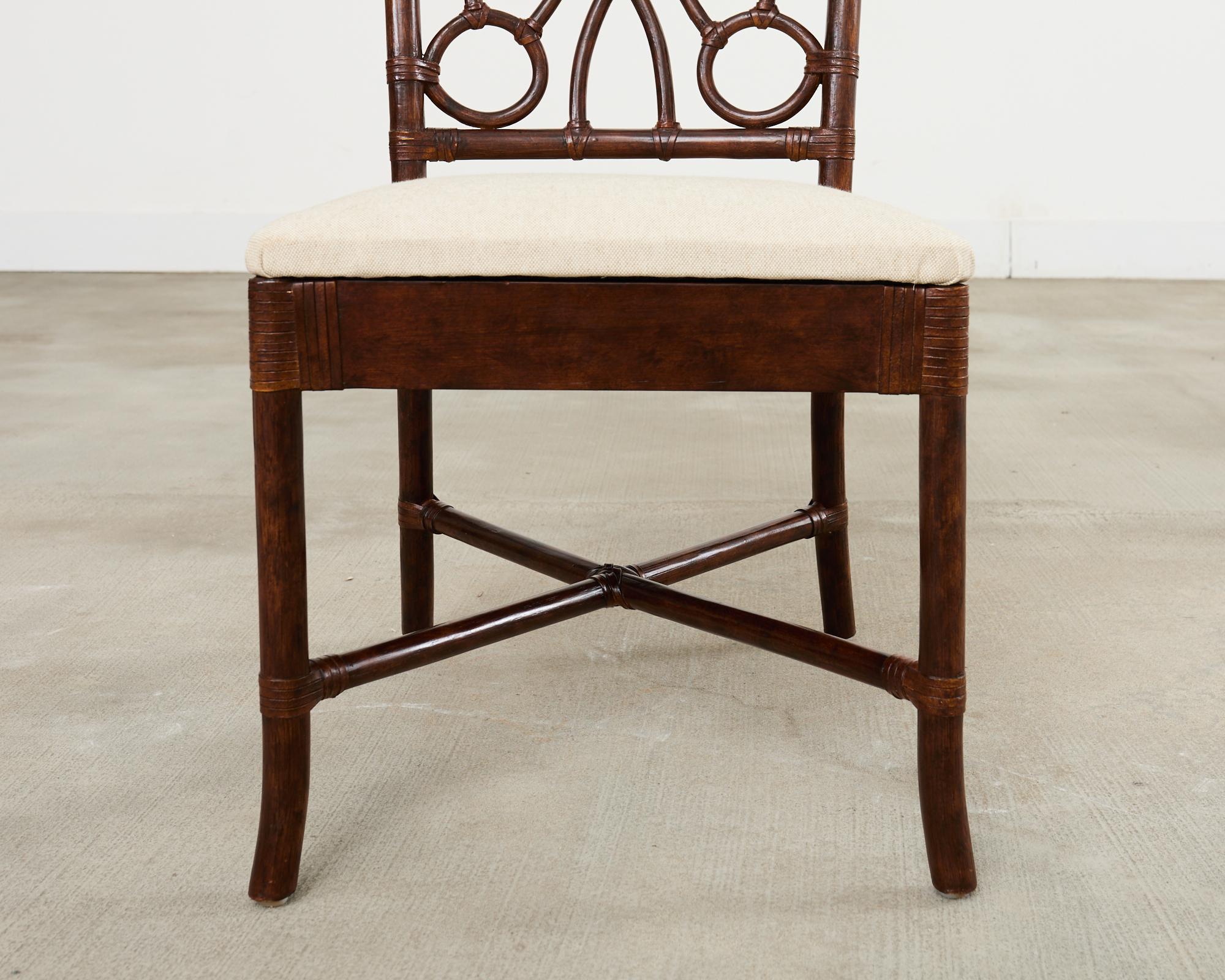 Conjunto de dieciocho sillas de comedor modernas de ratán orgánico y cuero en venta 9