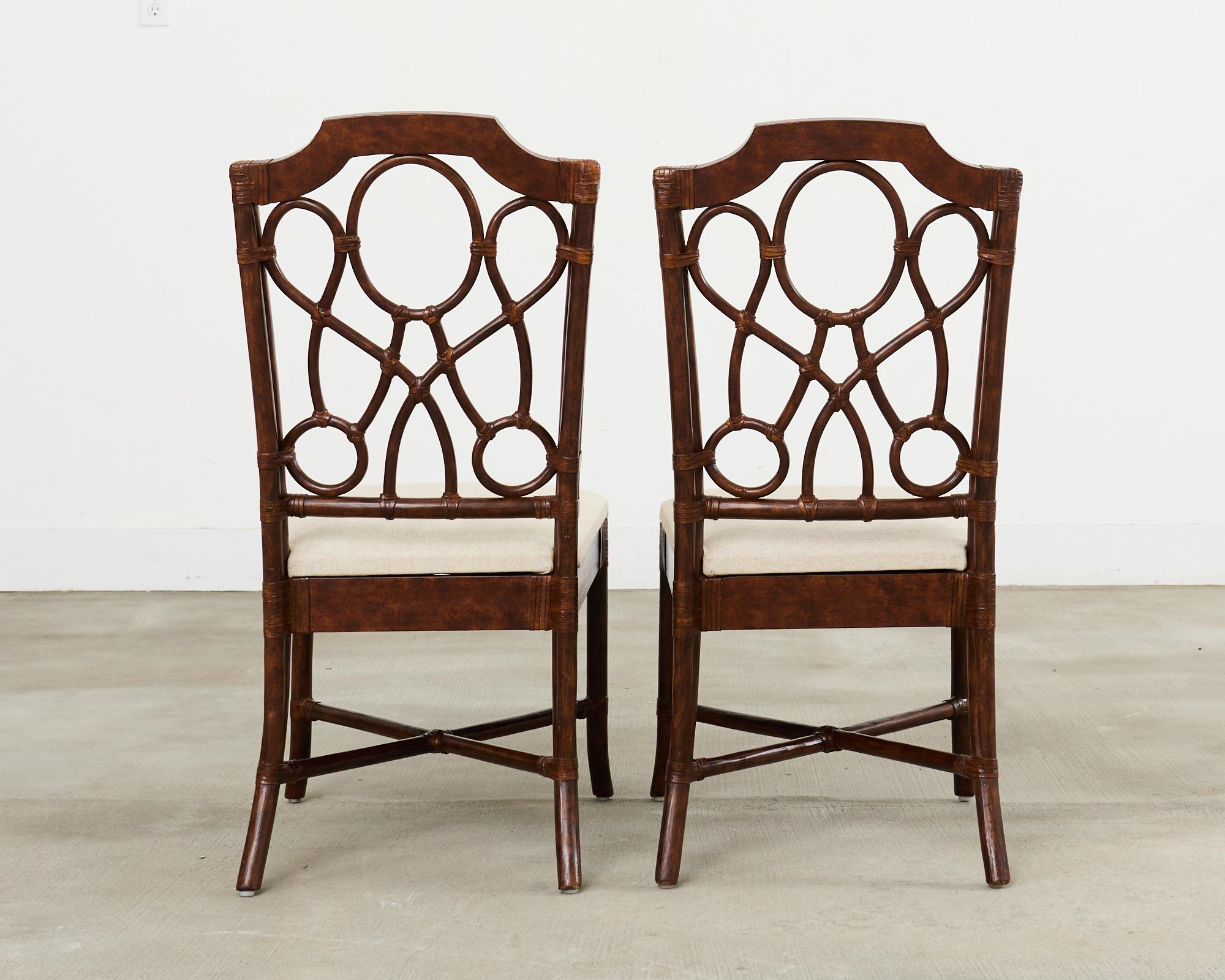 Conjunto de dieciocho sillas de comedor modernas de ratán orgánico y cuero en venta 3