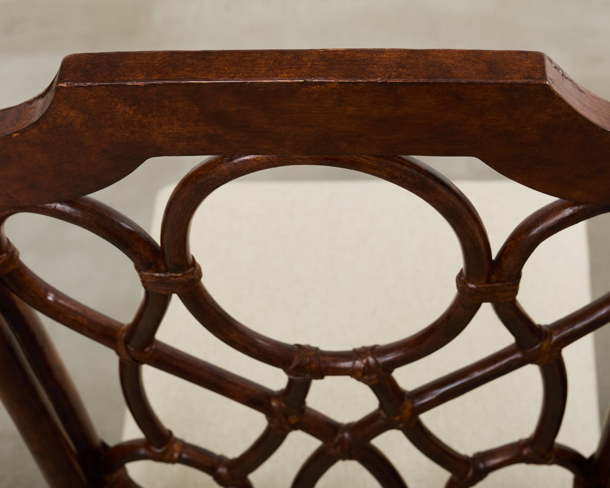 Conjunto de dieciocho sillas de comedor modernas de ratán orgánico y cuero en venta 4