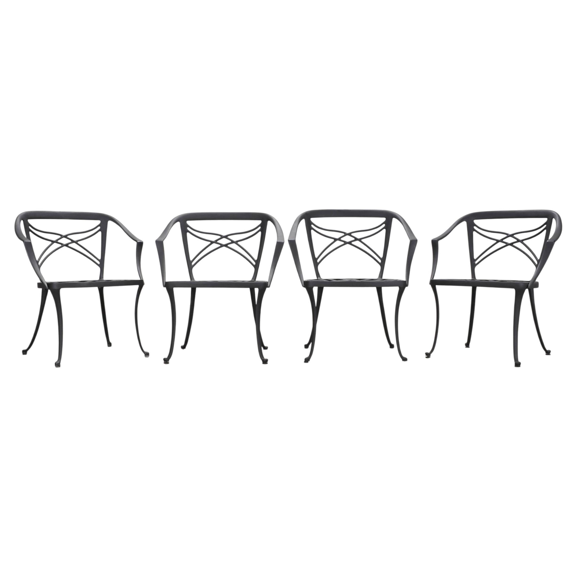 Juego de cuatro sillones de comedor de jardín de estilo neoclásico de Brown Jordan en venta