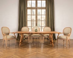 Lot de six fauteuils de salle à manger Kreiss en chêne cérusé, de style Louis XVI