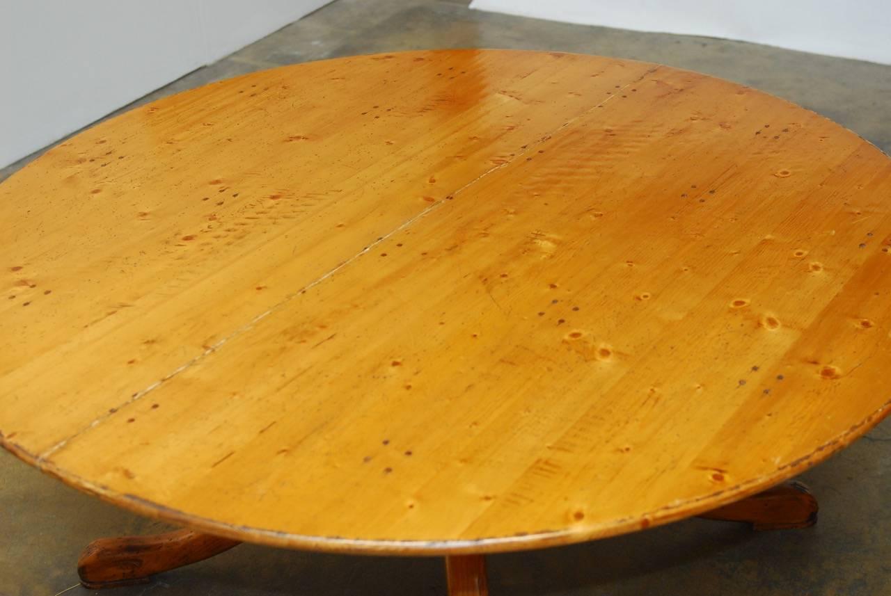 20th Century Italian Pine Round Pedestal Dining Table