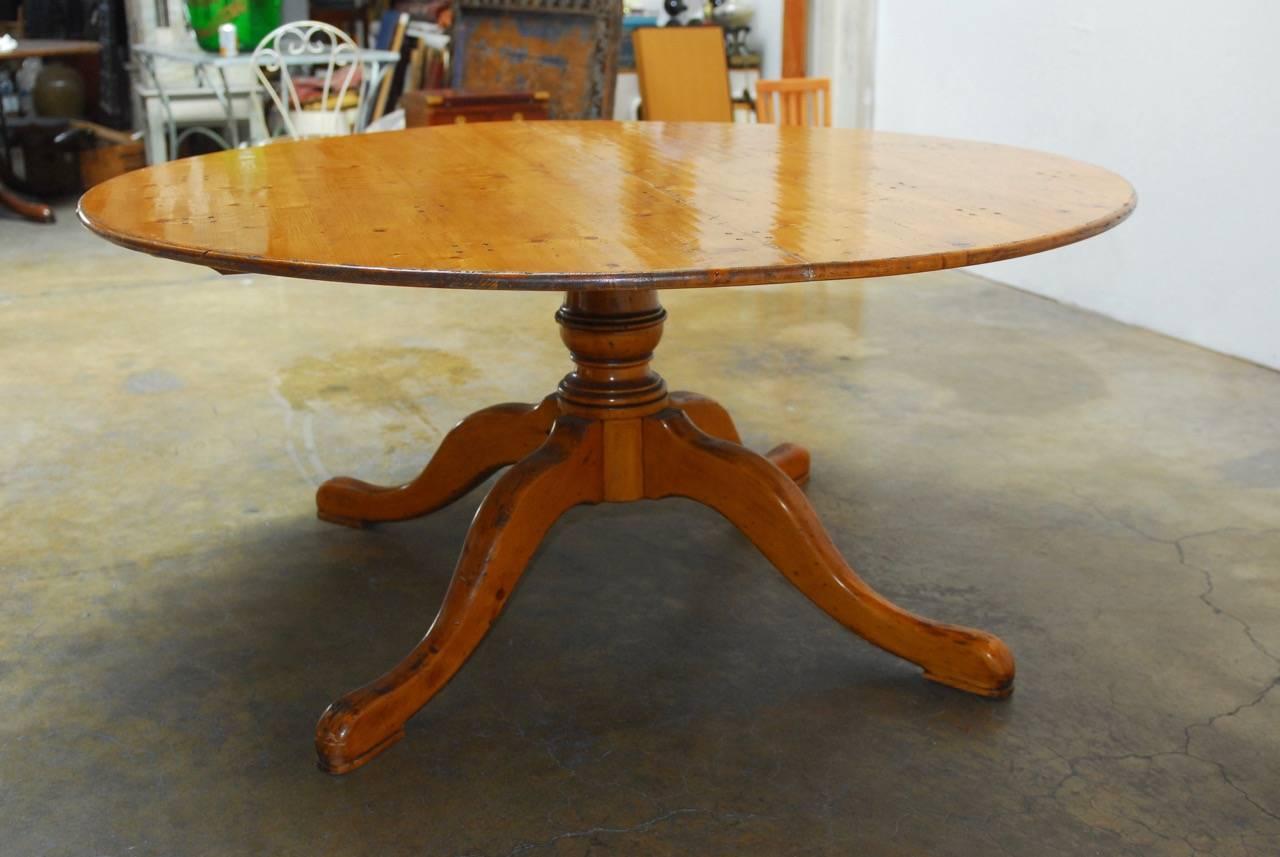 Italian Pine Round Pedestal Dining Table In Distressed Condition In Rio Vista, CA