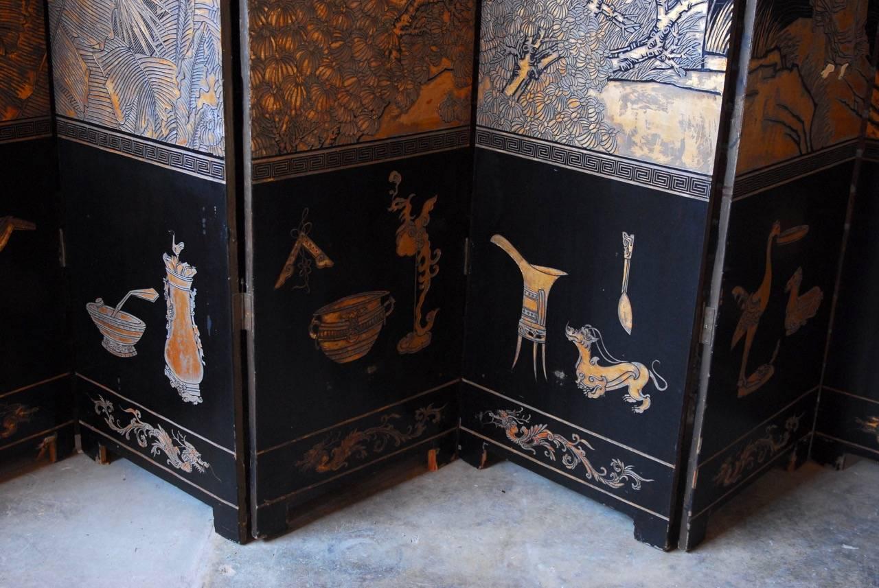 Gold Leaf Early 20th Century Chinese Lacquered 12-Panel Coromandel Screen