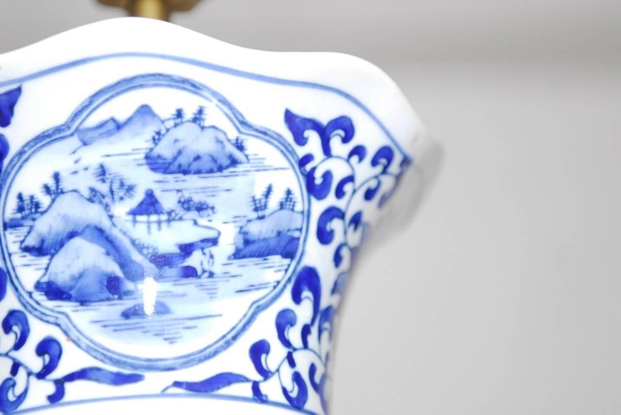 Chinese Export Chinese Blue and White Porcelain Ginger Jar Table Lamp