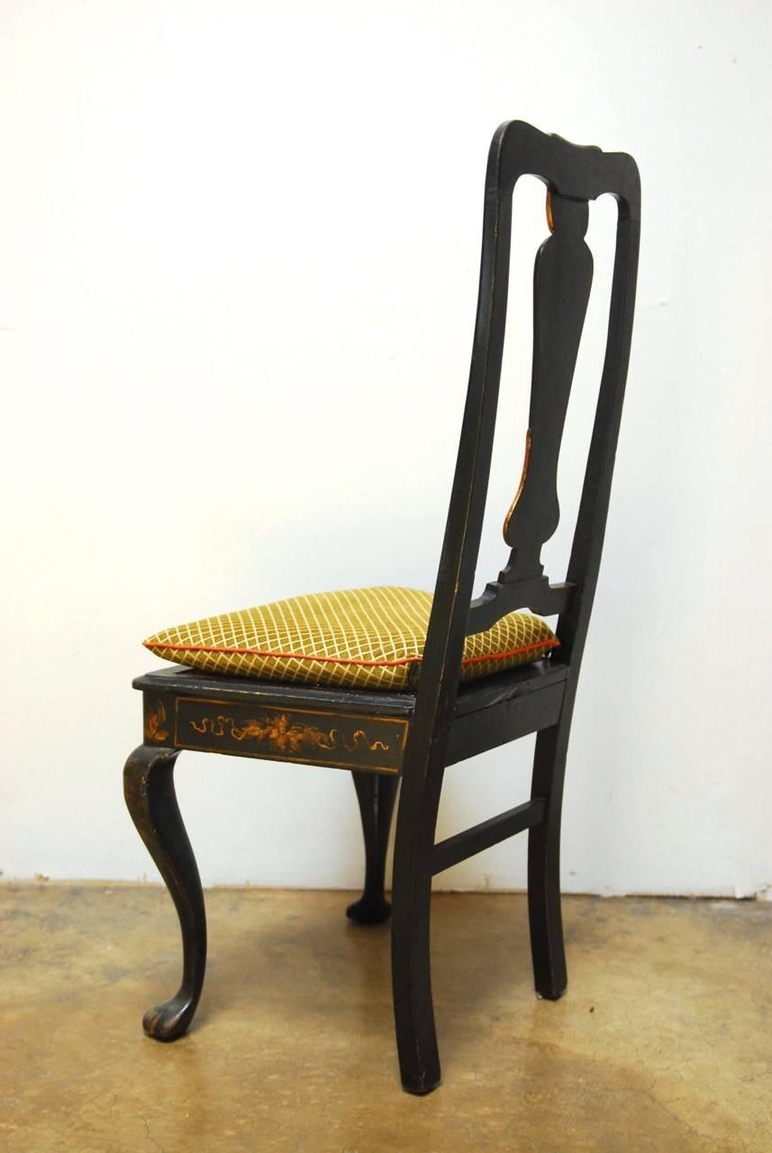 19th Century Set of Four Queen Anne Style Chinoiserie Painted Dining Chairs