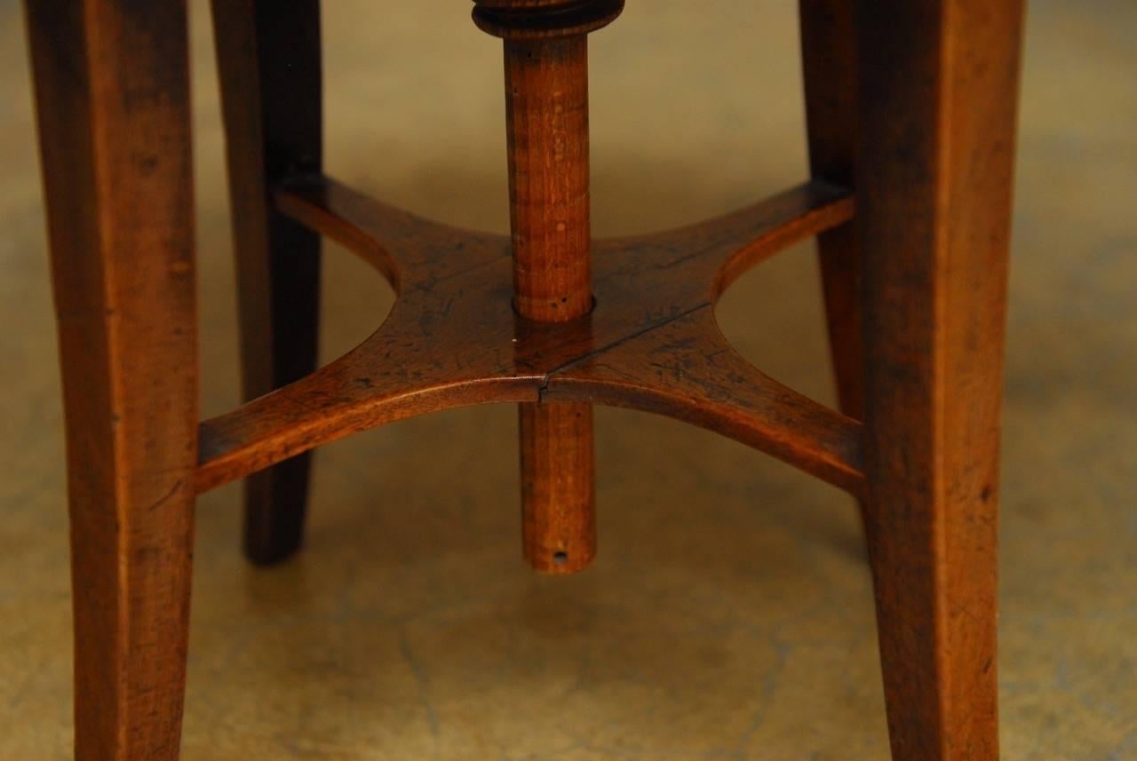 George III Mahogany Adjustable Height Screw Top Wine Table In Good Condition In Rio Vista, CA