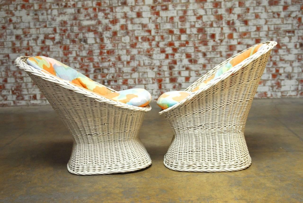 20th Century Pair of Mid-Century French Wicker Egg Cup Chairs