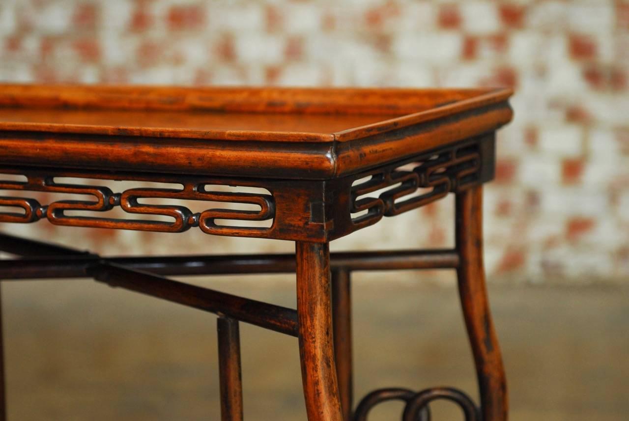 Chinesischer Qing-Rosenholz-Tisch mit Klappdeckel (Qing-Dynastie) im Angebot