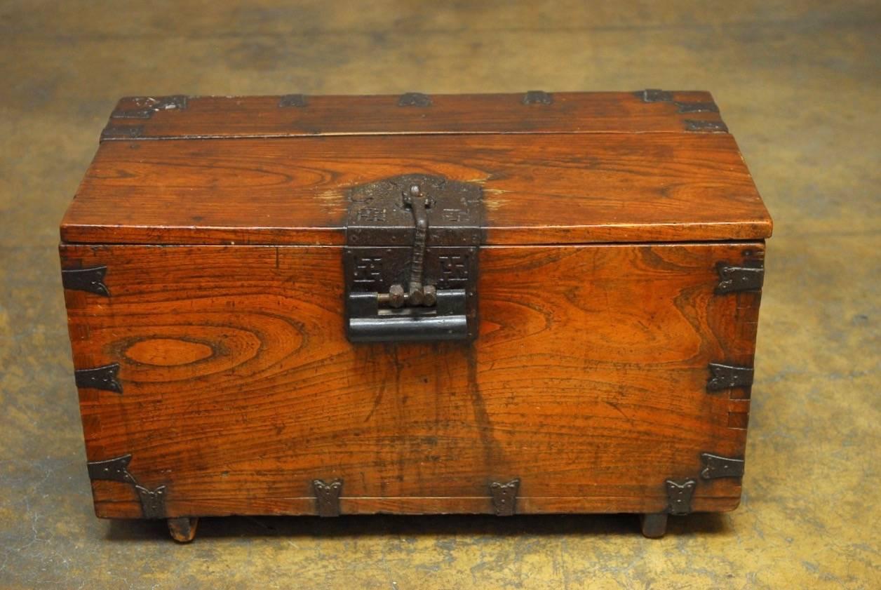 Hand-Crafted 19th Century Korean Tansu Bandaji Chest