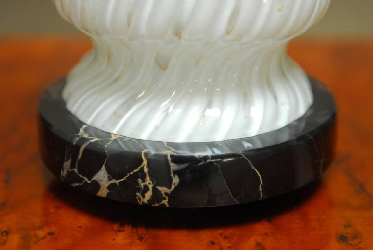 Lámpara italiana Art Déco de cristal de Murano y mármol Italiano en venta