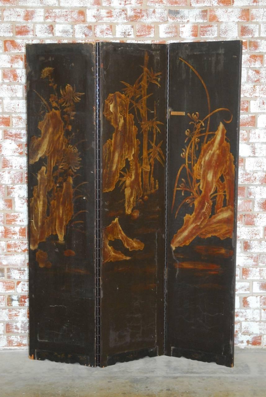 Chinese Qing Dynasty Three-Panel Scroll Lacquered Screen 4