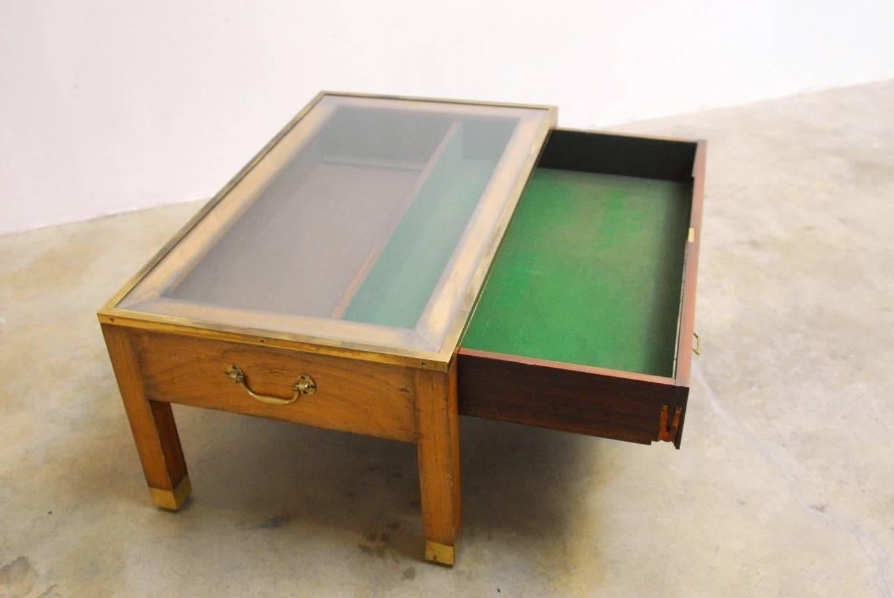 19th Century English Mahogany Campaign Coffee Table Display Case In Good Condition In Rio Vista, CA