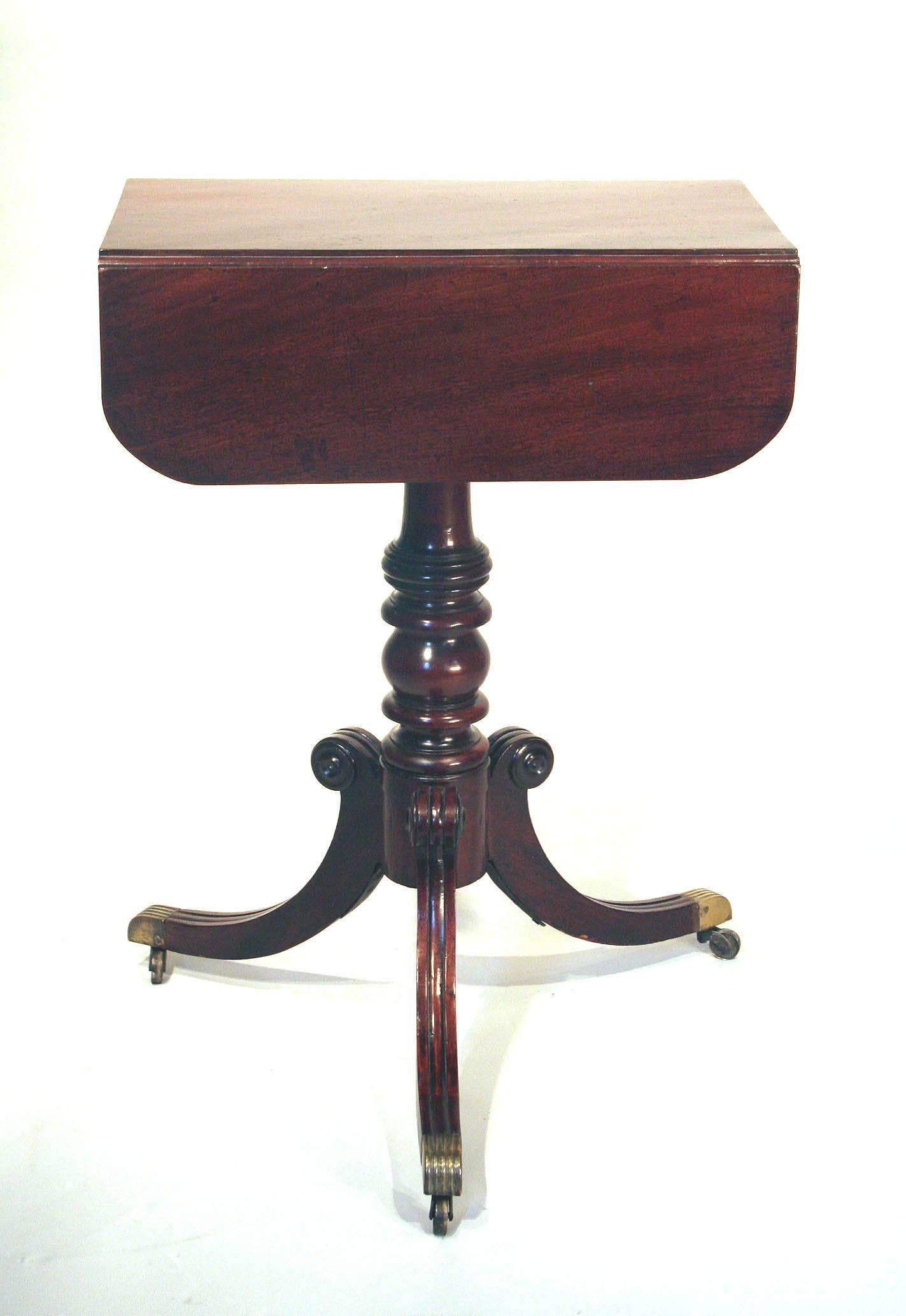 19th Century English Regency Mahogany Drop-Leaf Side Table For Sale 1