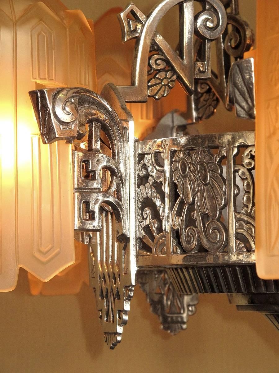 Grande Dame of American Art Deco Lighting, circa 1932 In Excellent Condition In Prescott, AZ