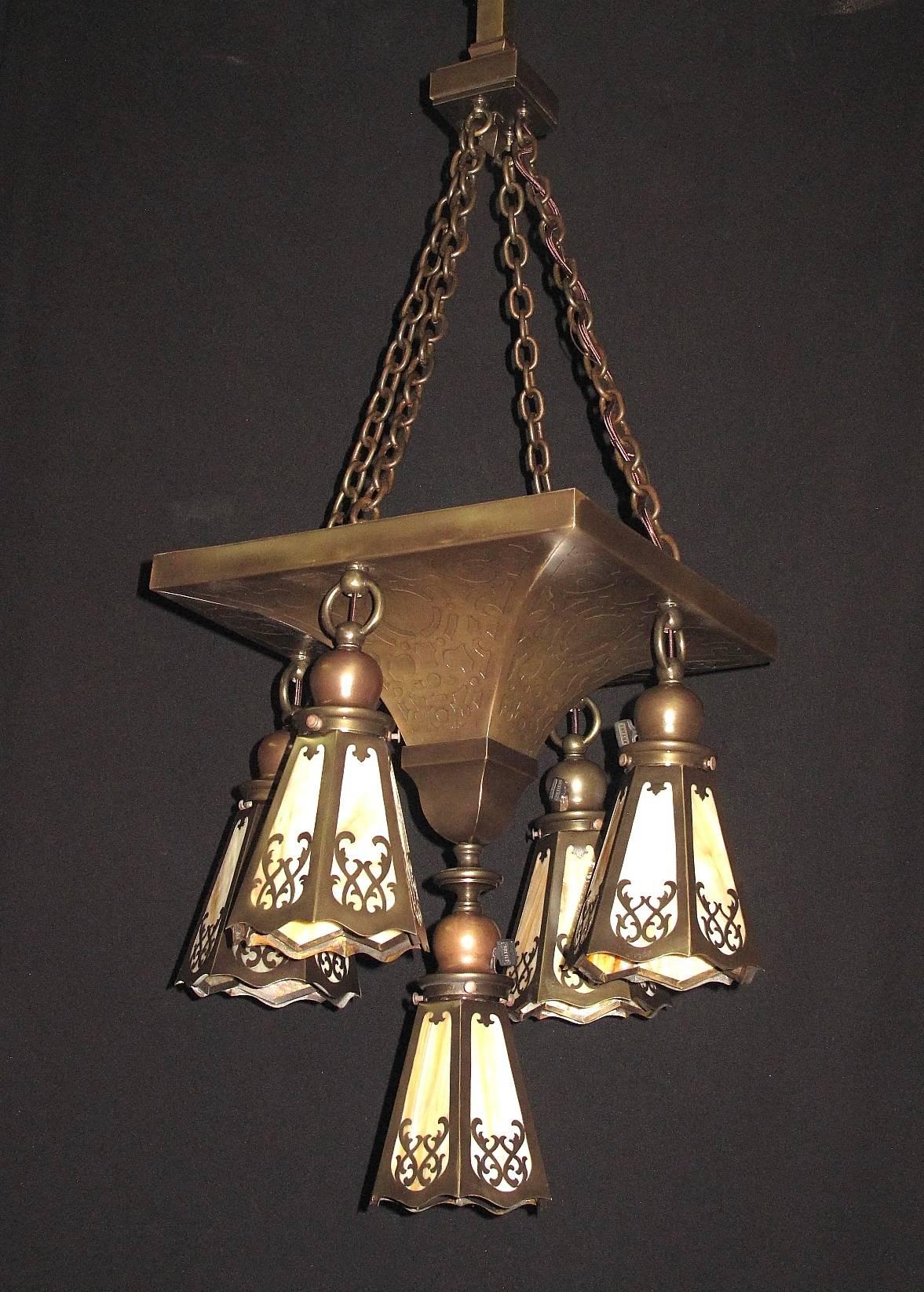 Brass 1907 Craftsman Centerpiece Fixture