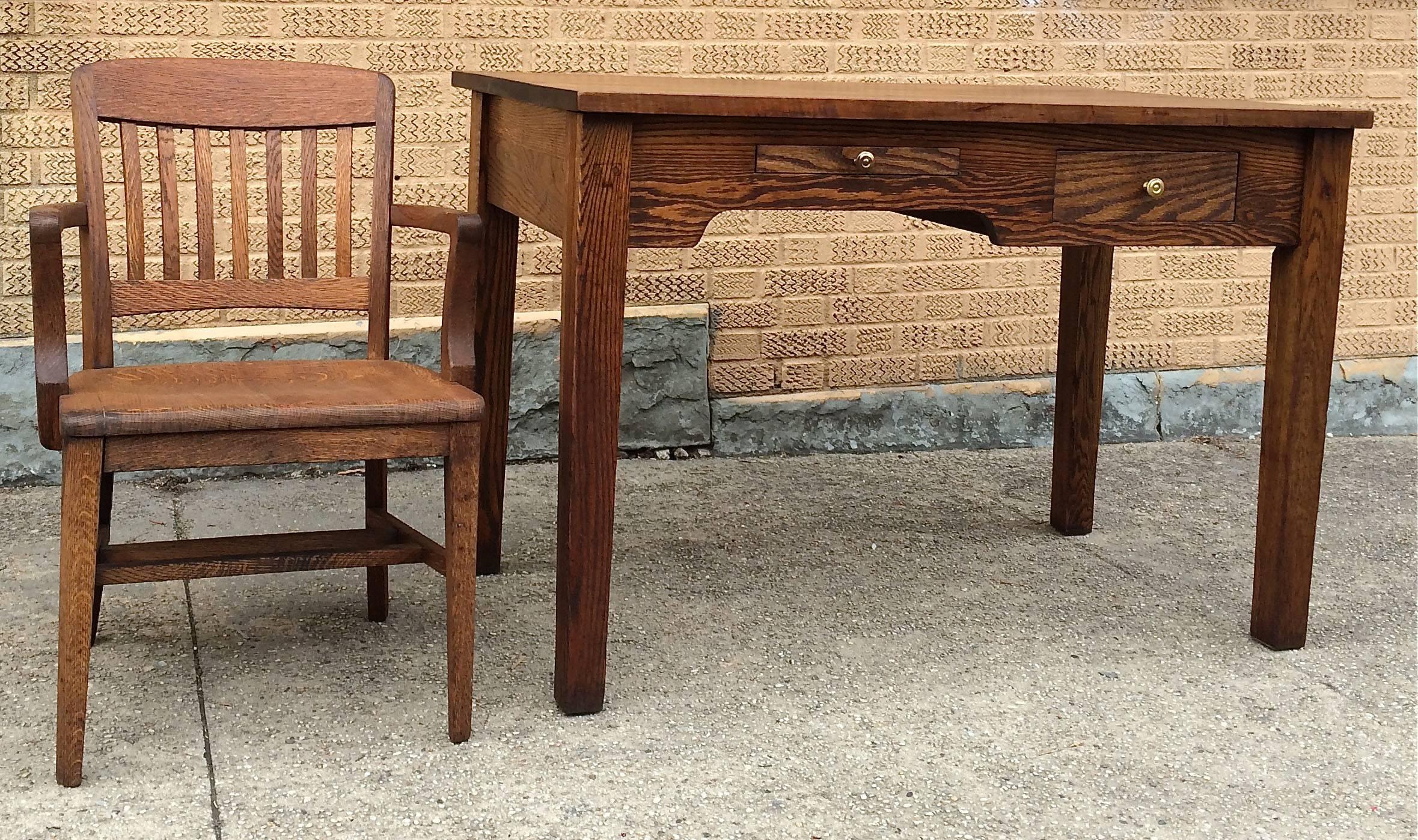 Rare, 1920s, Industrial oak engineer/foreman's desk with brass pulls.

Measures: 48