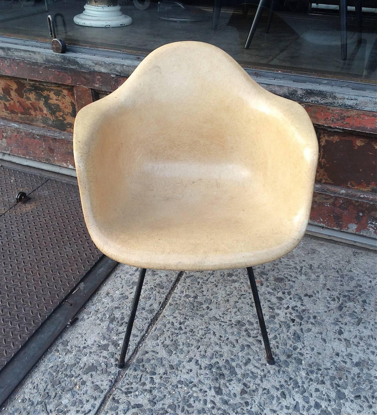 Fiberglass Armchair by Eames for Herman Miller In Good Condition In Brooklyn, NY