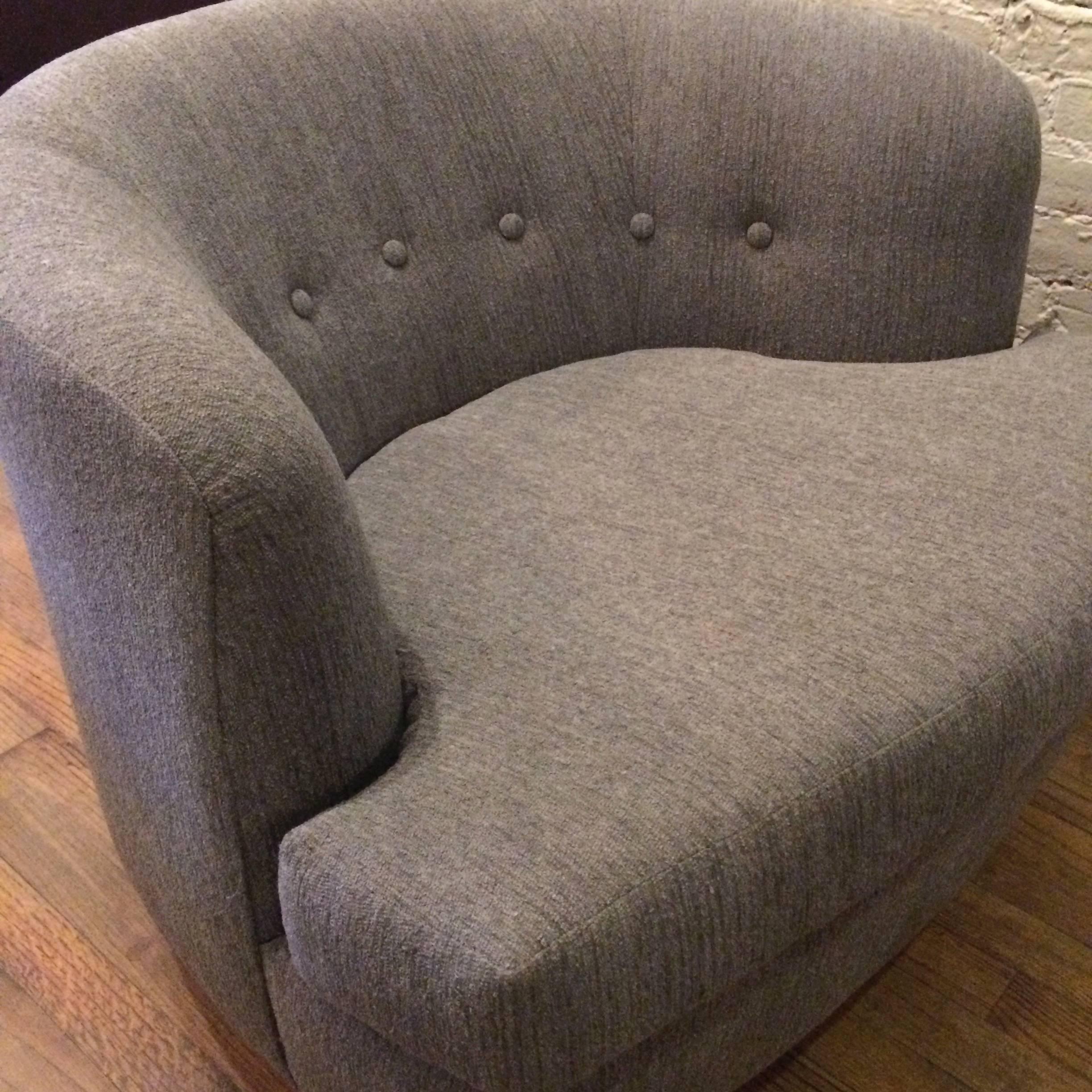Plush Low Profile Barrel Shape Swivel Club Chair In Good Condition In Brooklyn, NY