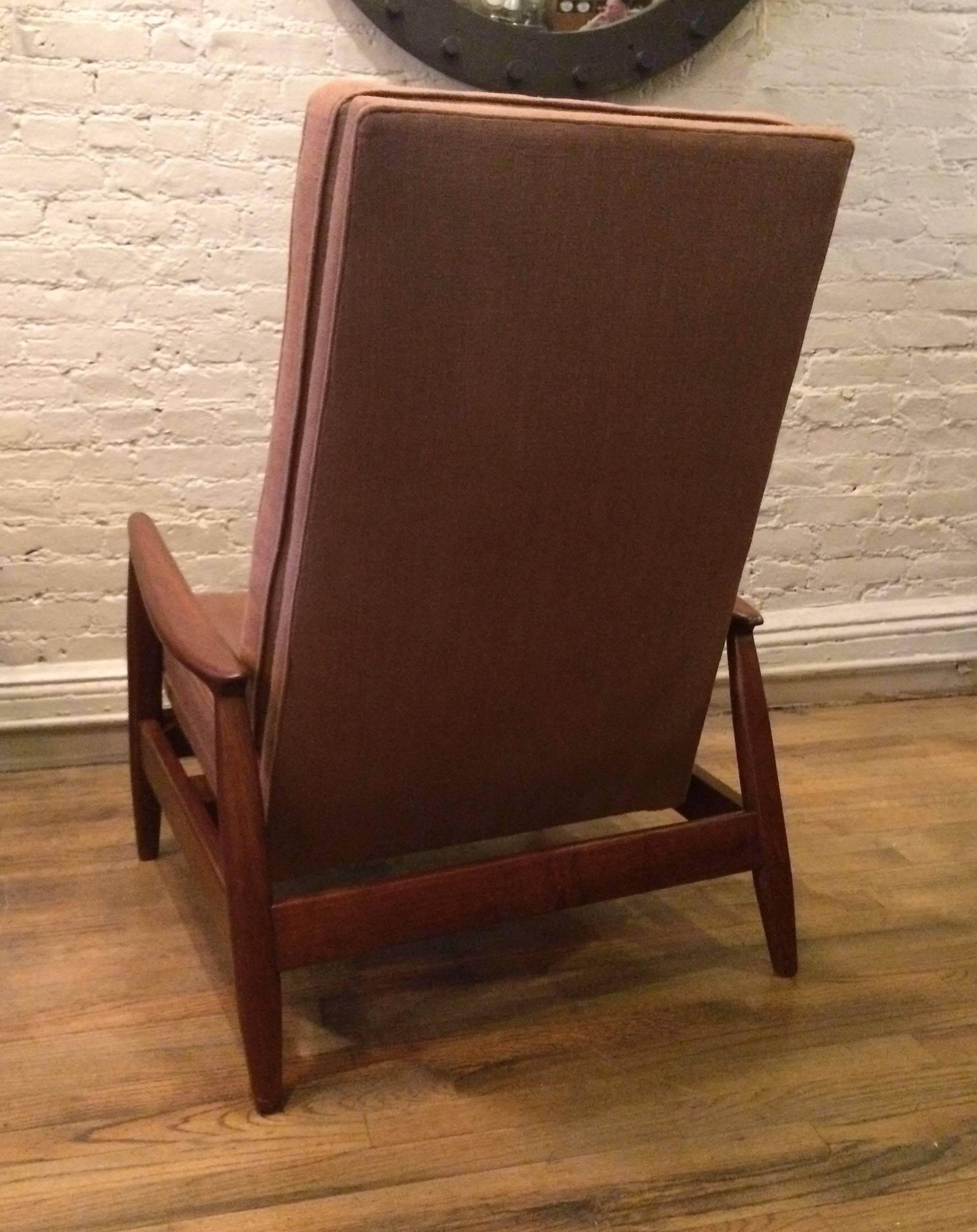 American Walnut Lounge Chair by Milo Baughman for Thayer Coggin