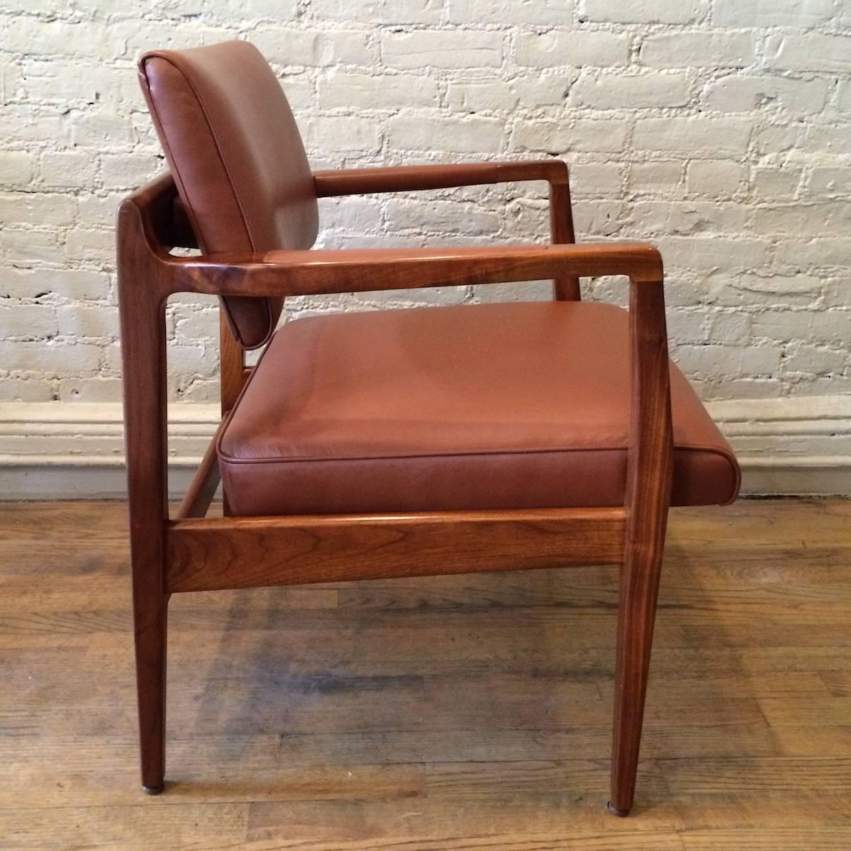 Scandinavian Modern Mid-Century Modern Leather Walnut Armchair By Jens Risom For Sale