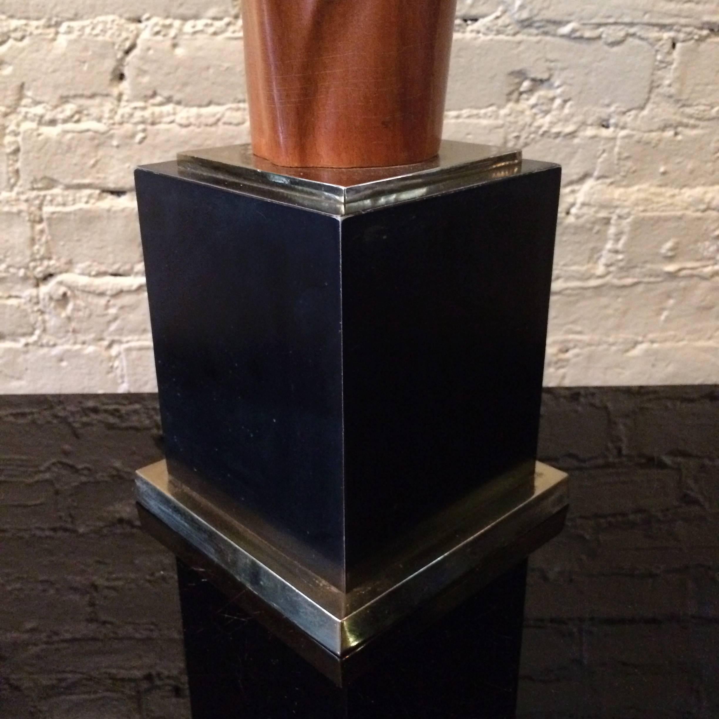 Mid-Century Modern Sculptural Mahogany Table Lamp By Laurel In Good Condition In Brooklyn, NY