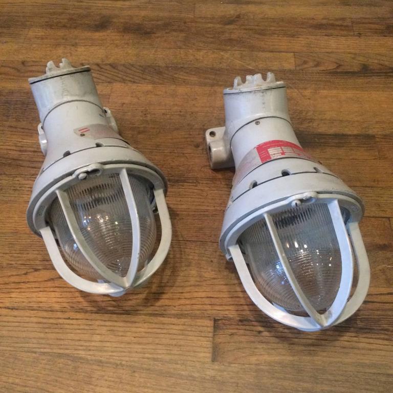 NOS Crouse-Hinds 100W Explosion Proof Wall Sconce Vintage Industrial Porch Light