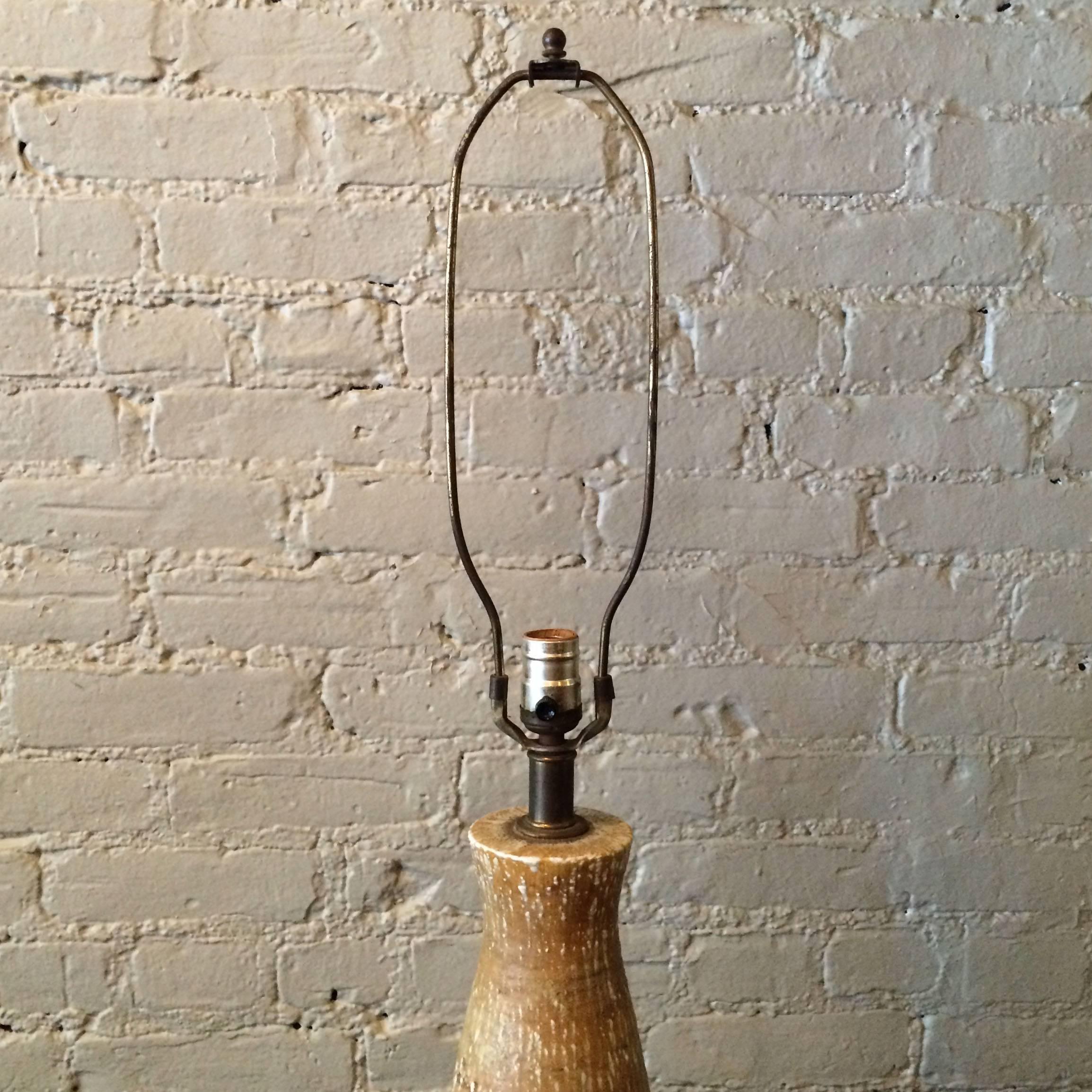 Mid-20th Century Mid-Century Modern Elongated Art Pottery Table Lamp