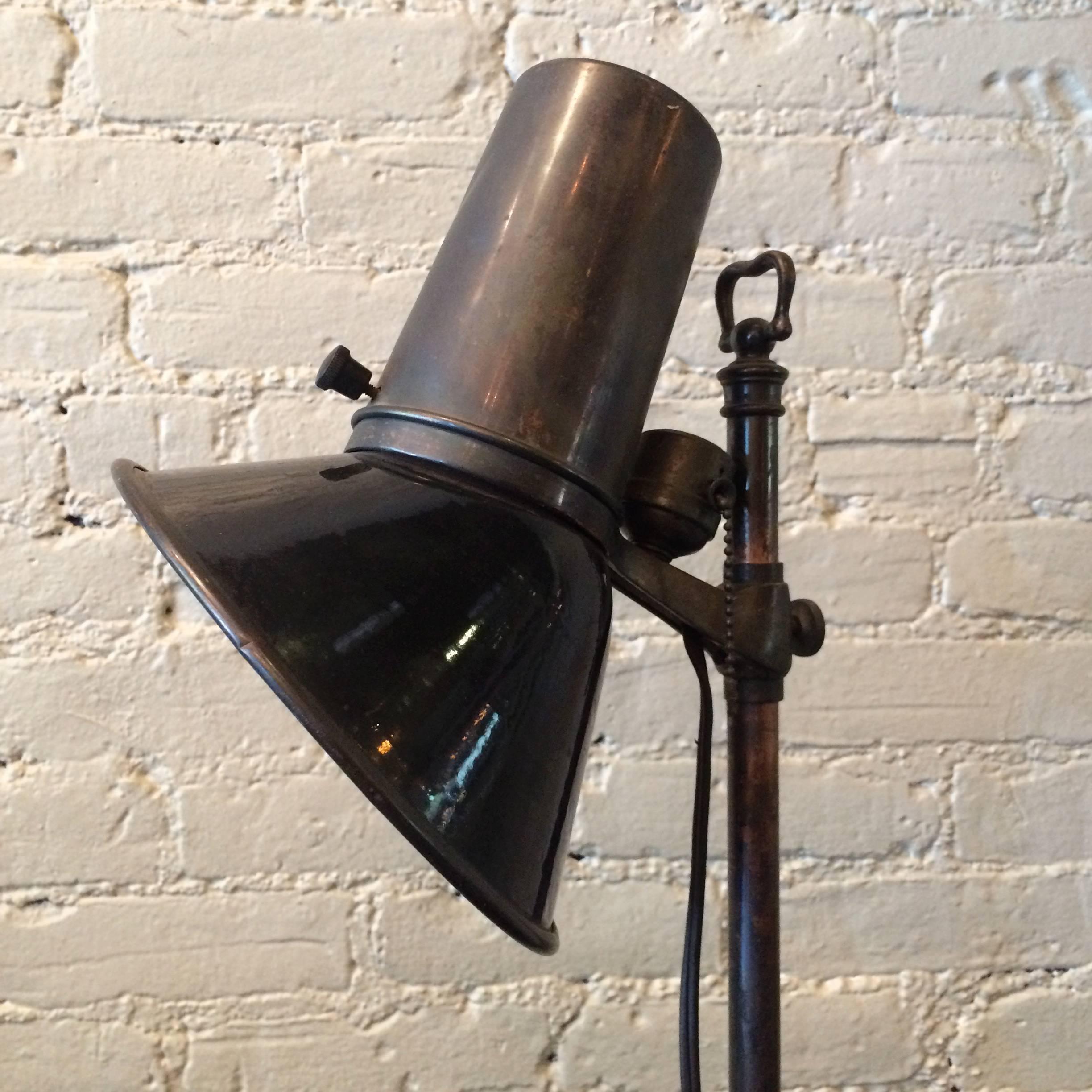 Early 20th Century Nickel-Plated Brass Laboratory Culturing Lamp In Good Condition For Sale In Brooklyn, NY
