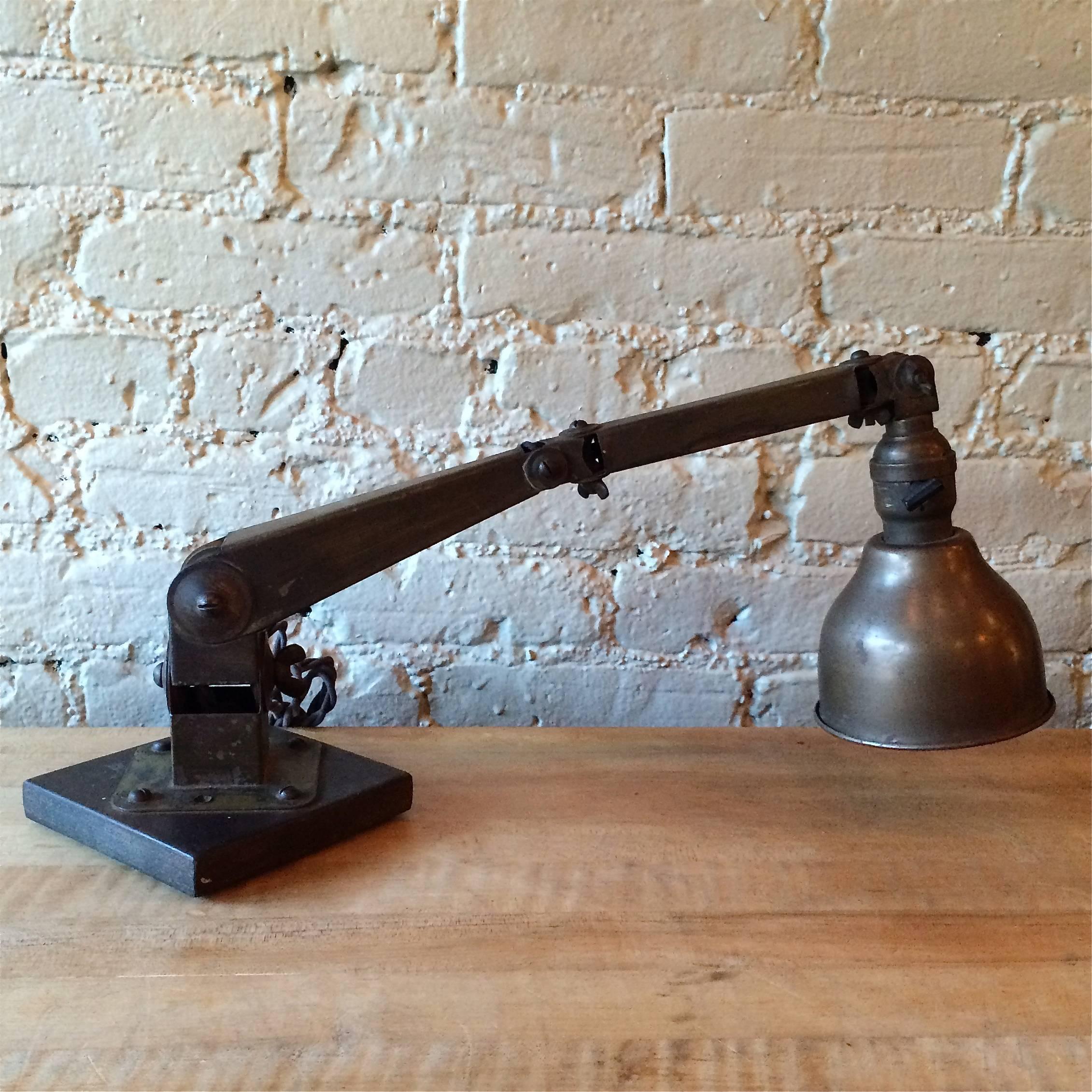 Steel Industrial Articulating Desk Top Task Lamp For Sale