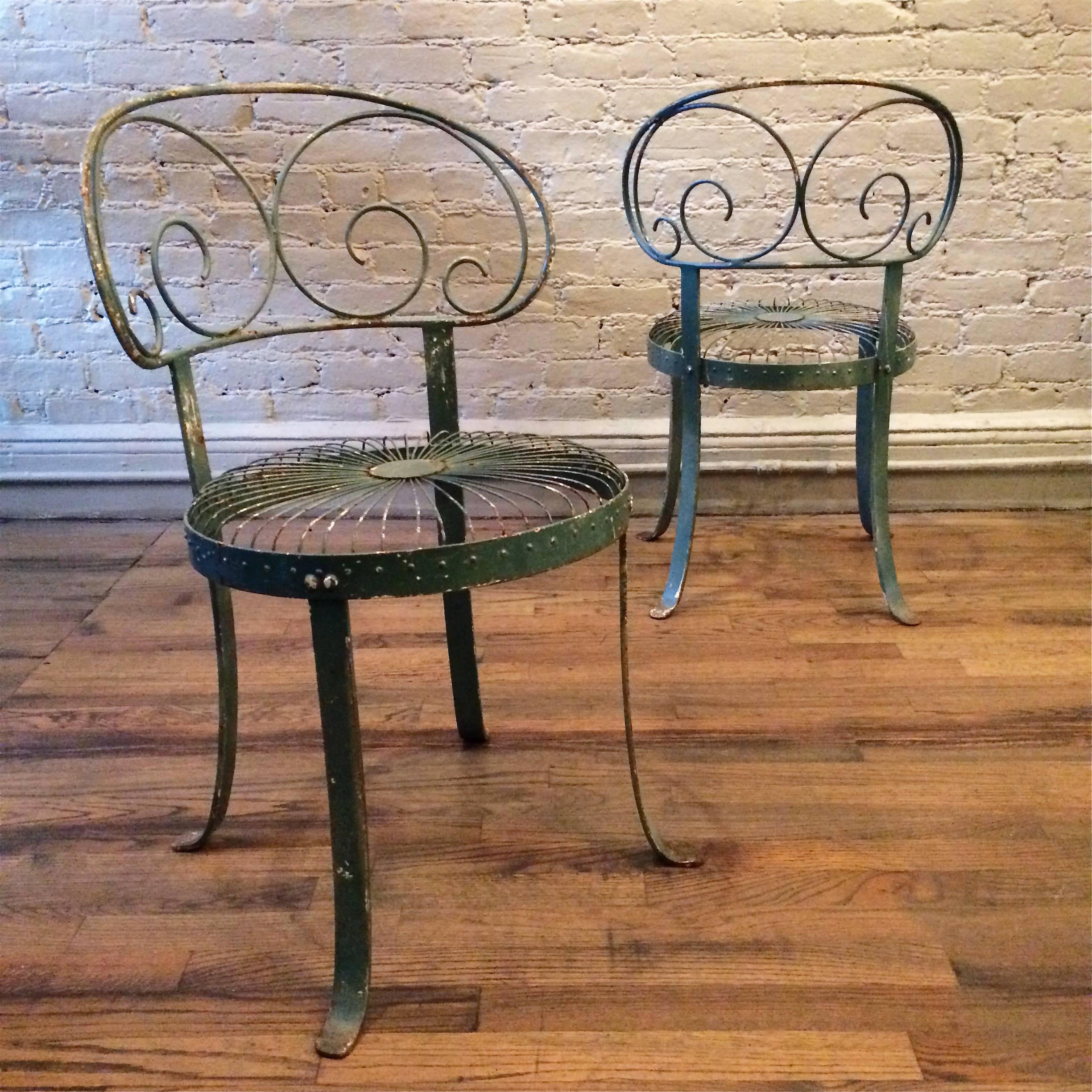 Set of Green Wrought Iron Scroll-Back Garden Chairs In Good Condition In Brooklyn, NY