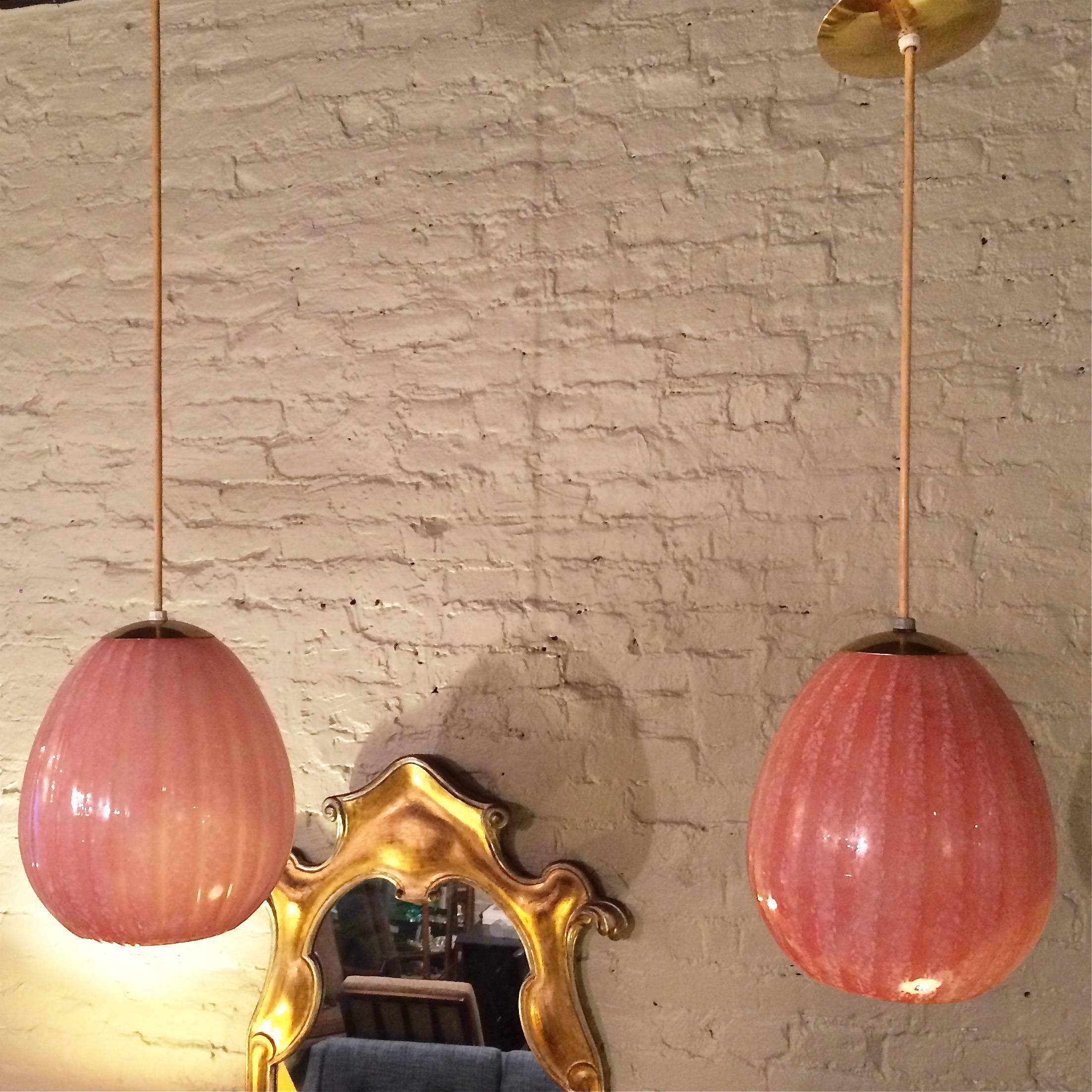 Pair of Hollywood Regency Blown Glass Pendant Lights In Excellent Condition In Brooklyn, NY