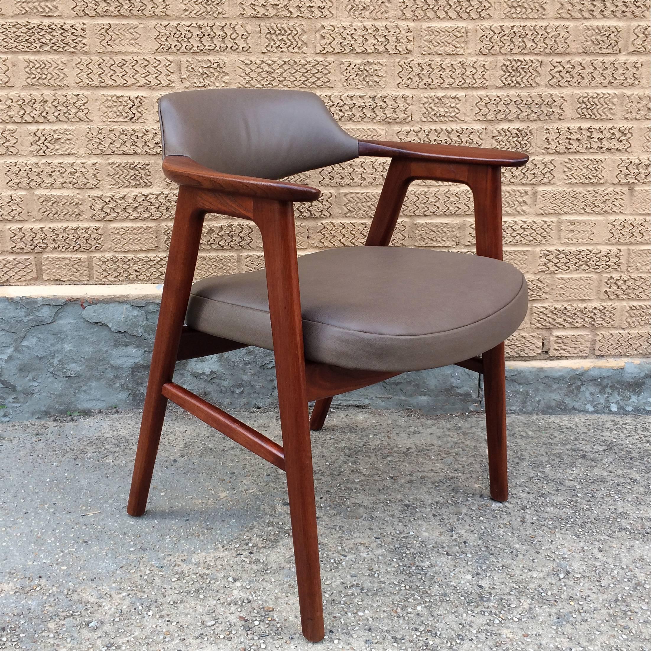 American Midcentury His and Hers Walnut Leather Armchairs by Gunlocke For Sale