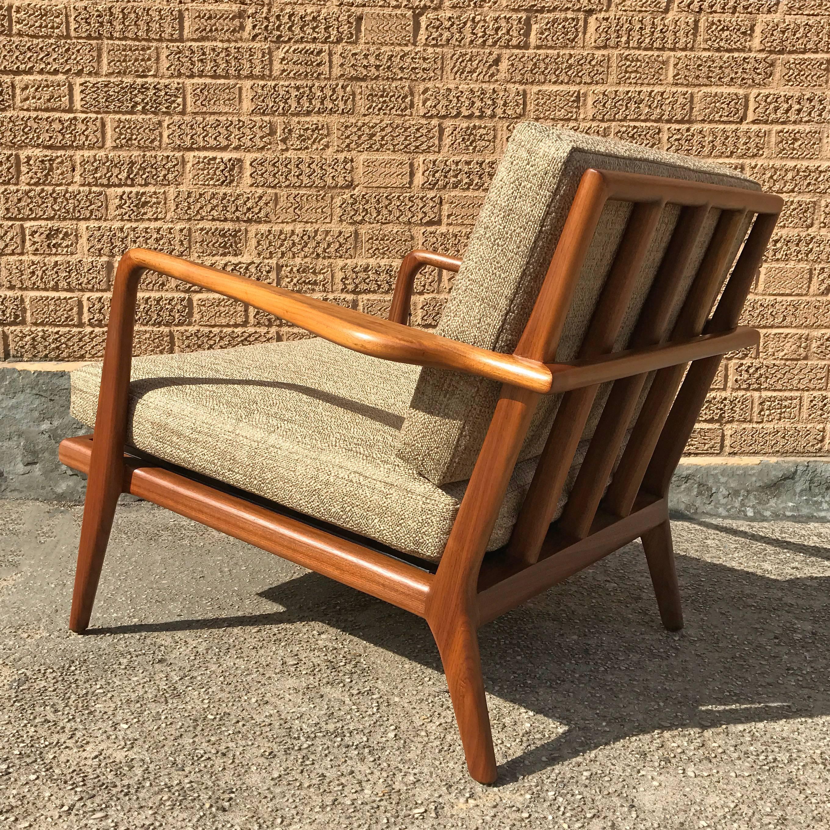 Pair of Mid-Century Modern Walnut Lounge Chairs by Mel Smilow 2