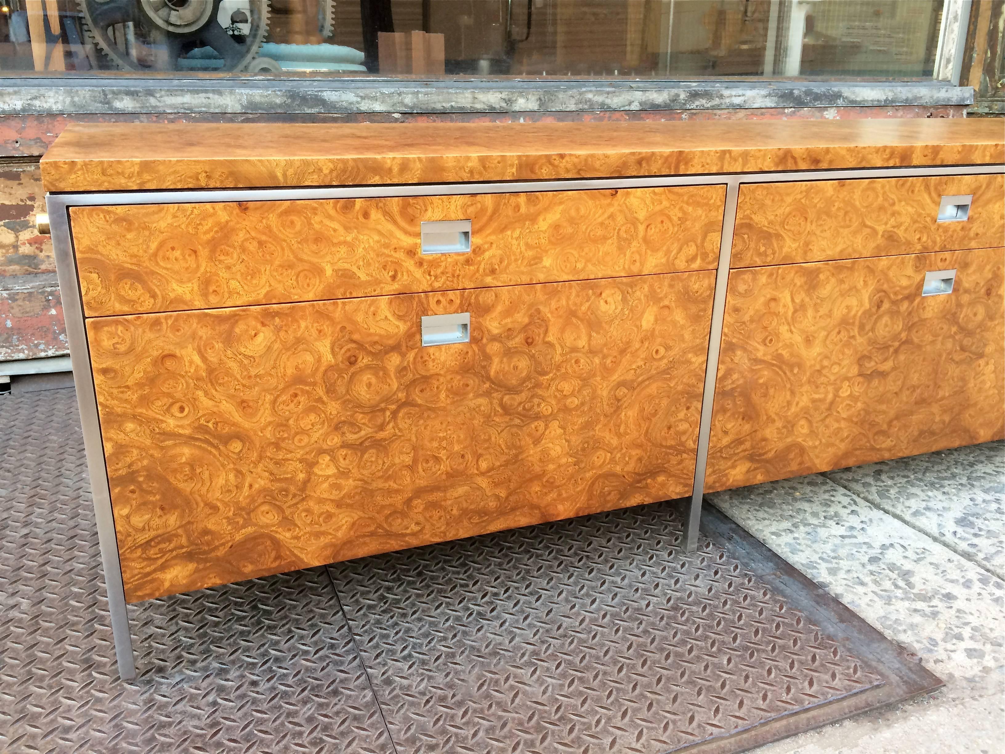 Rare Gordon Bunshaft SOM Architect Floating Burl Olive Wood Credenza In Good Condition In Brooklyn, NY