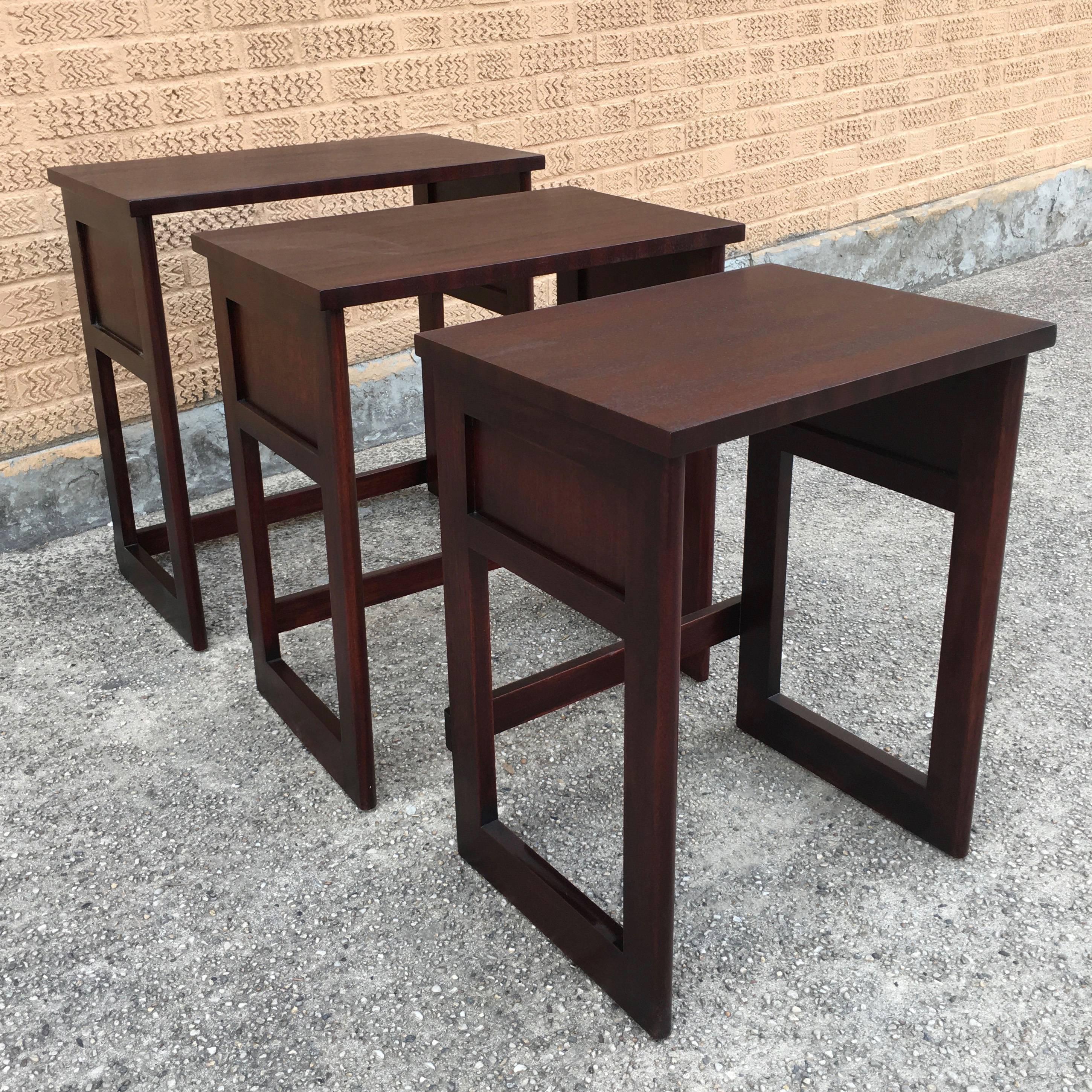 Mid-Century Modern Harvey Probber Style Mahogany Stacking Tables In Good Condition In Brooklyn, NY