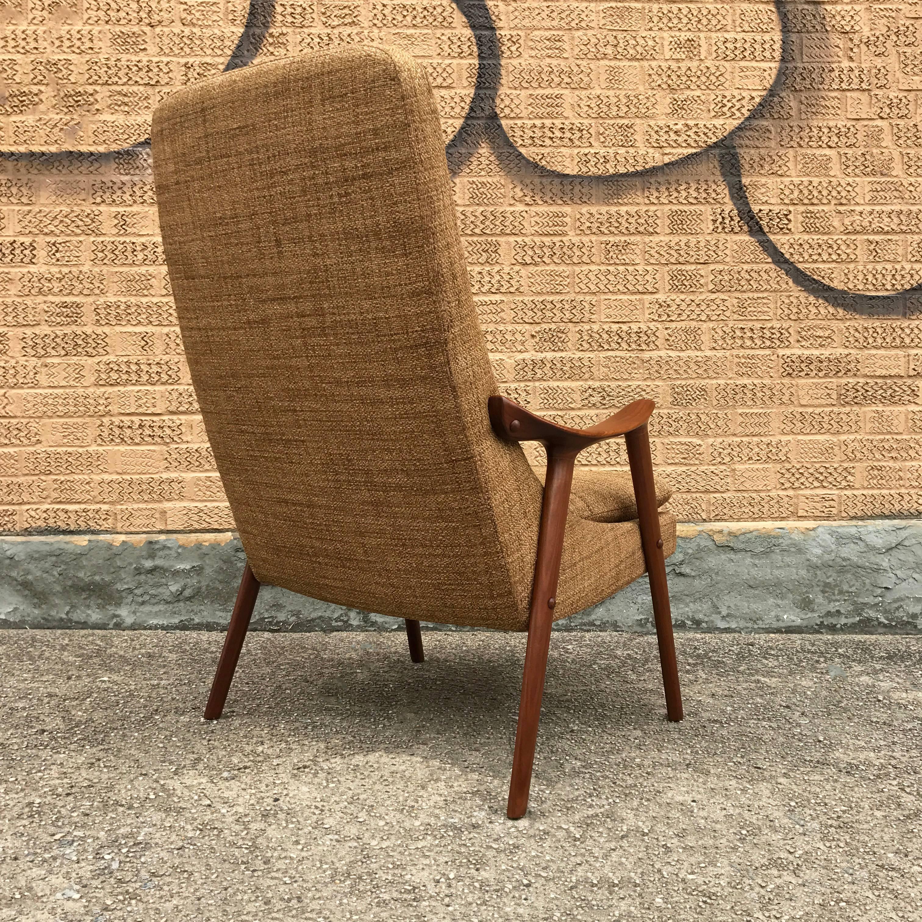 Pair of Scandinavian Modern Lounge Chairs by Ingmar Relling for Gustav Bahus 4