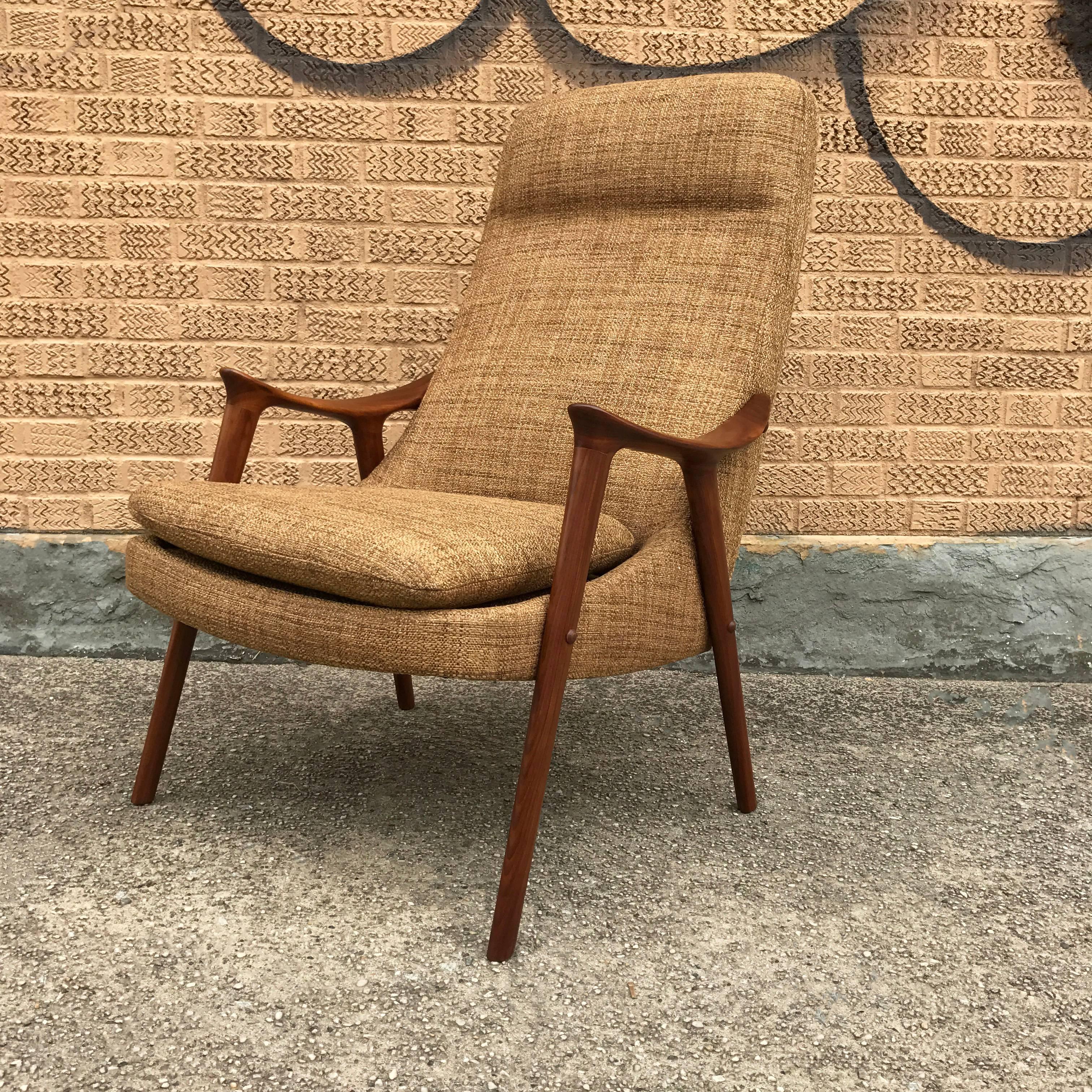Pair of Scandinavian Modern Lounge Chairs by Ingmar Relling for Gustav Bahus In Excellent Condition In Brooklyn, NY