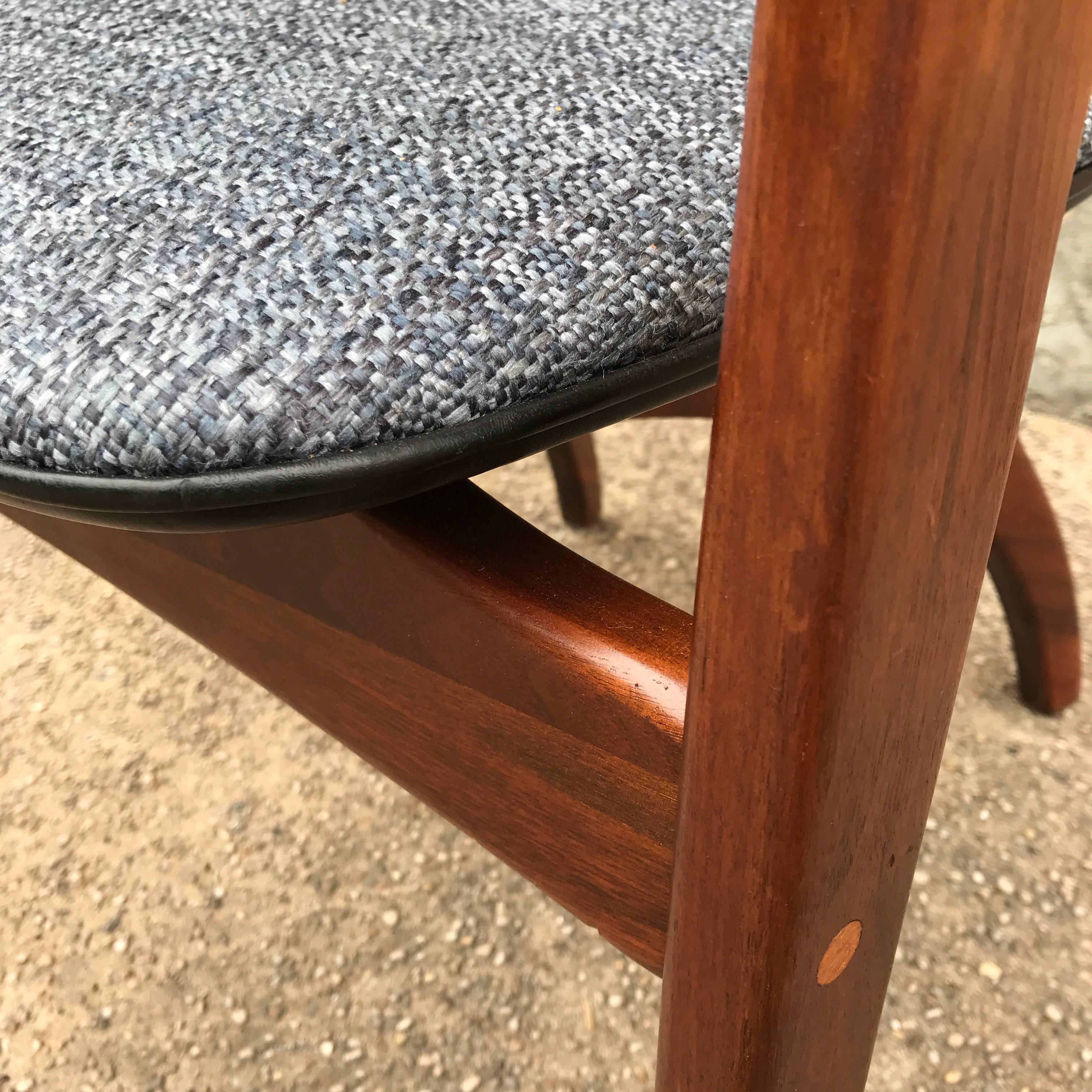 Fauteuil sculptural en noyer par Adrian Pearsall en vente 1