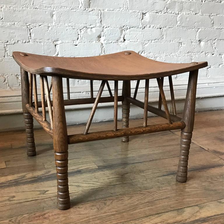 Carved Oak Arts and Crafts Egyptian Revival Thebes Stool im Angebot bei