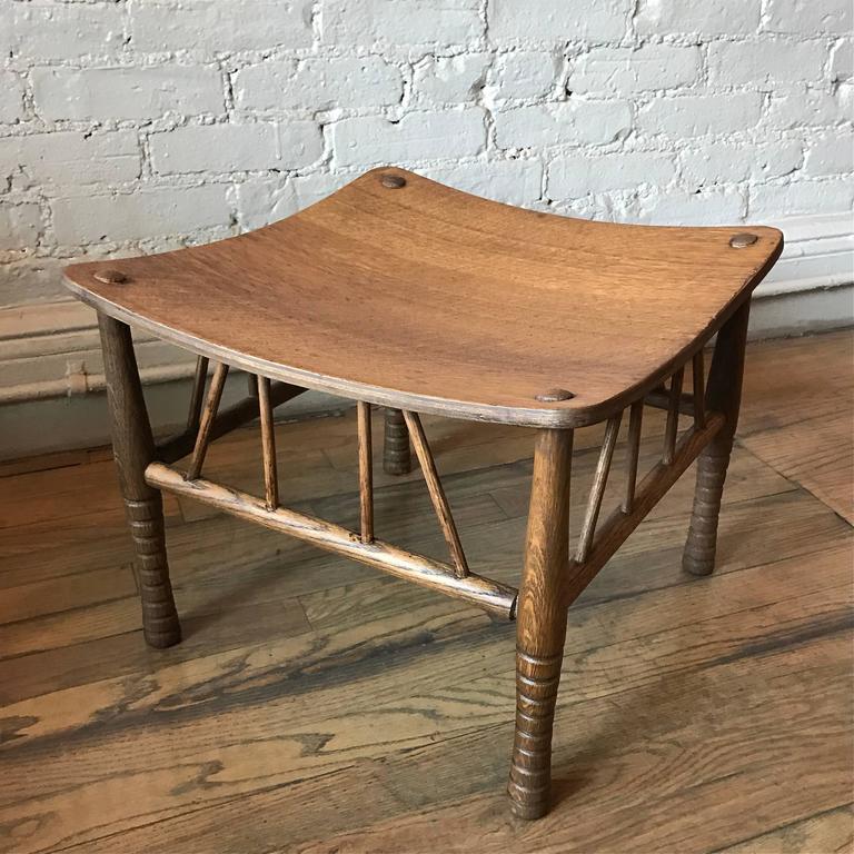 Carved Oak Arts and Crafts Egyptian Revival Thebes Stool im Angebot bei