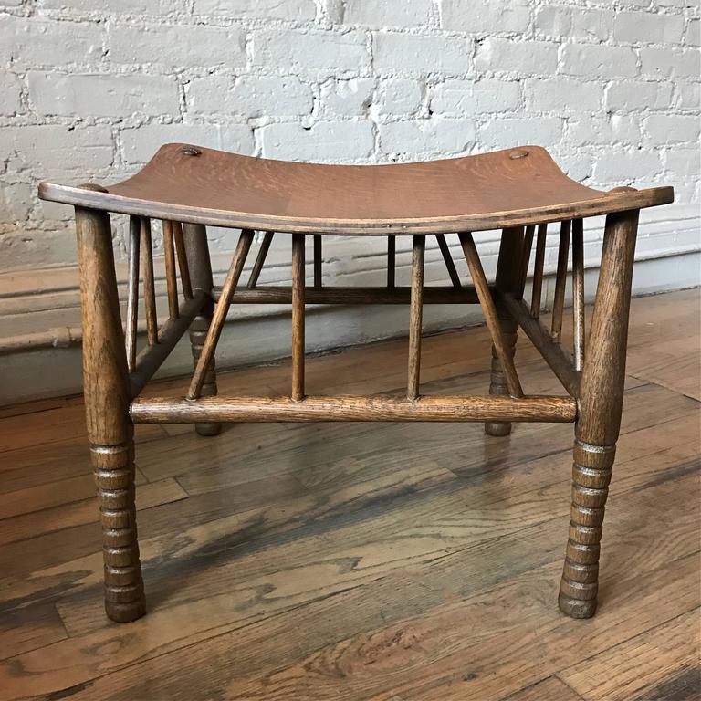 Carved Oak Arts and Crafts Egyptian Revival Thebes Stool im Angebot bei