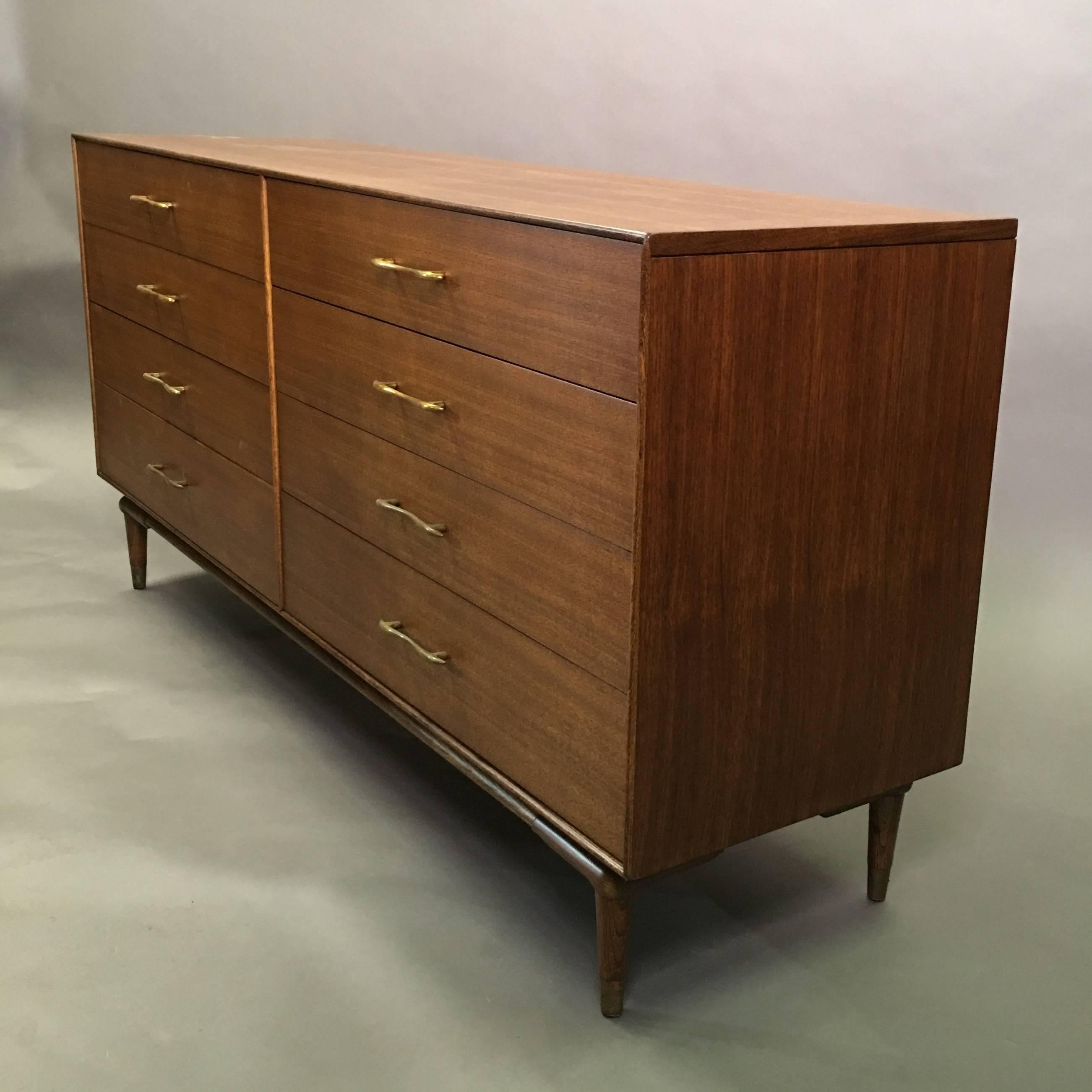 Mid-Century Modern Walnut Double Wide Dresser In Excellent Condition In Brooklyn, NY
