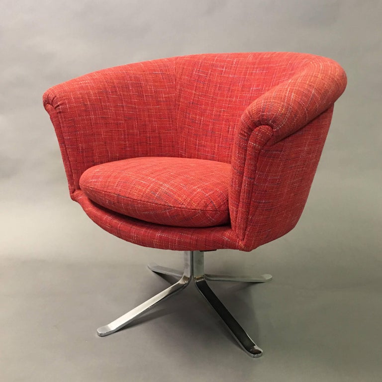 Modern Barrel Chair - riecdesign