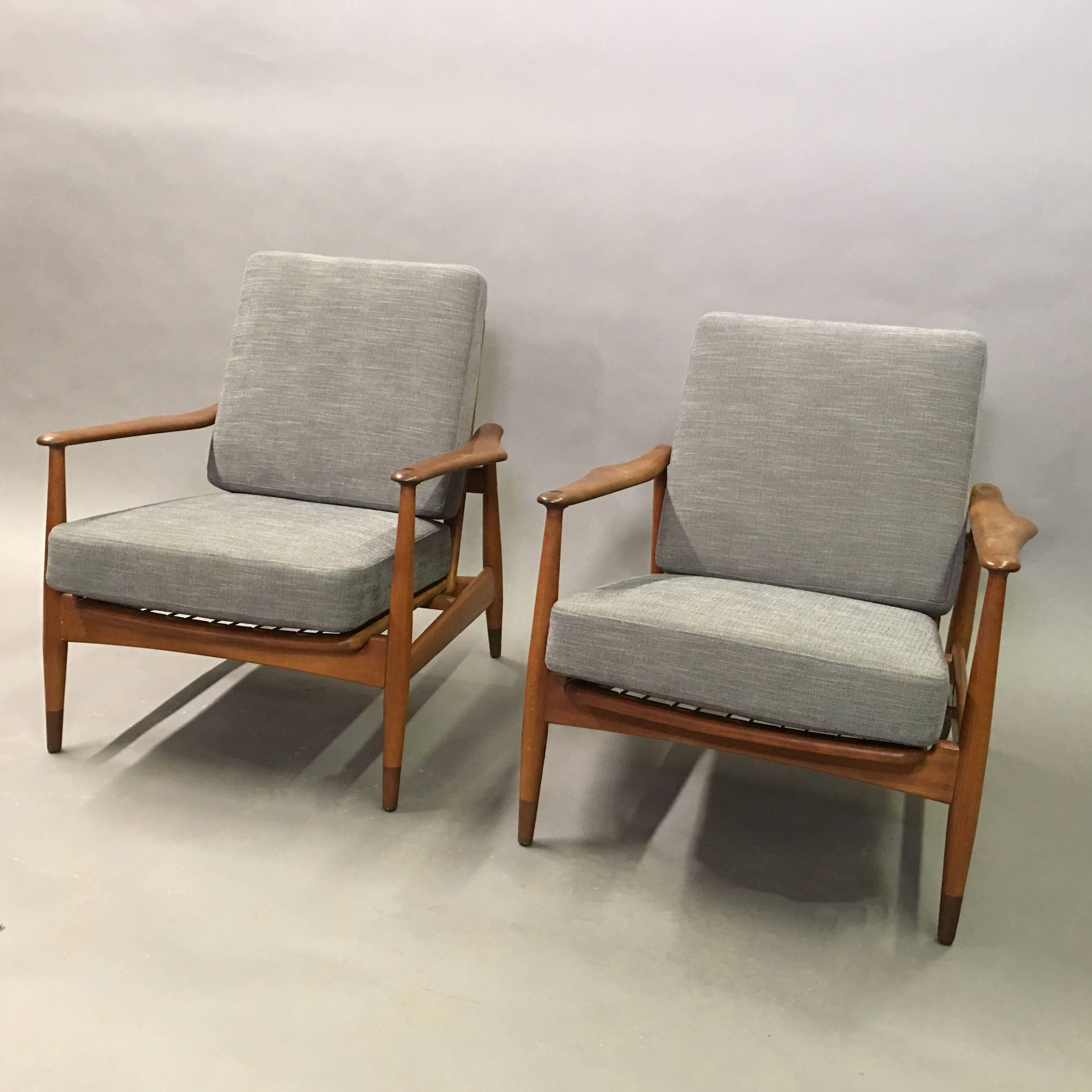 Scandinavian Modern Pair of Danish Modern Lounge Chairs by Finn Juhl for John Stuart