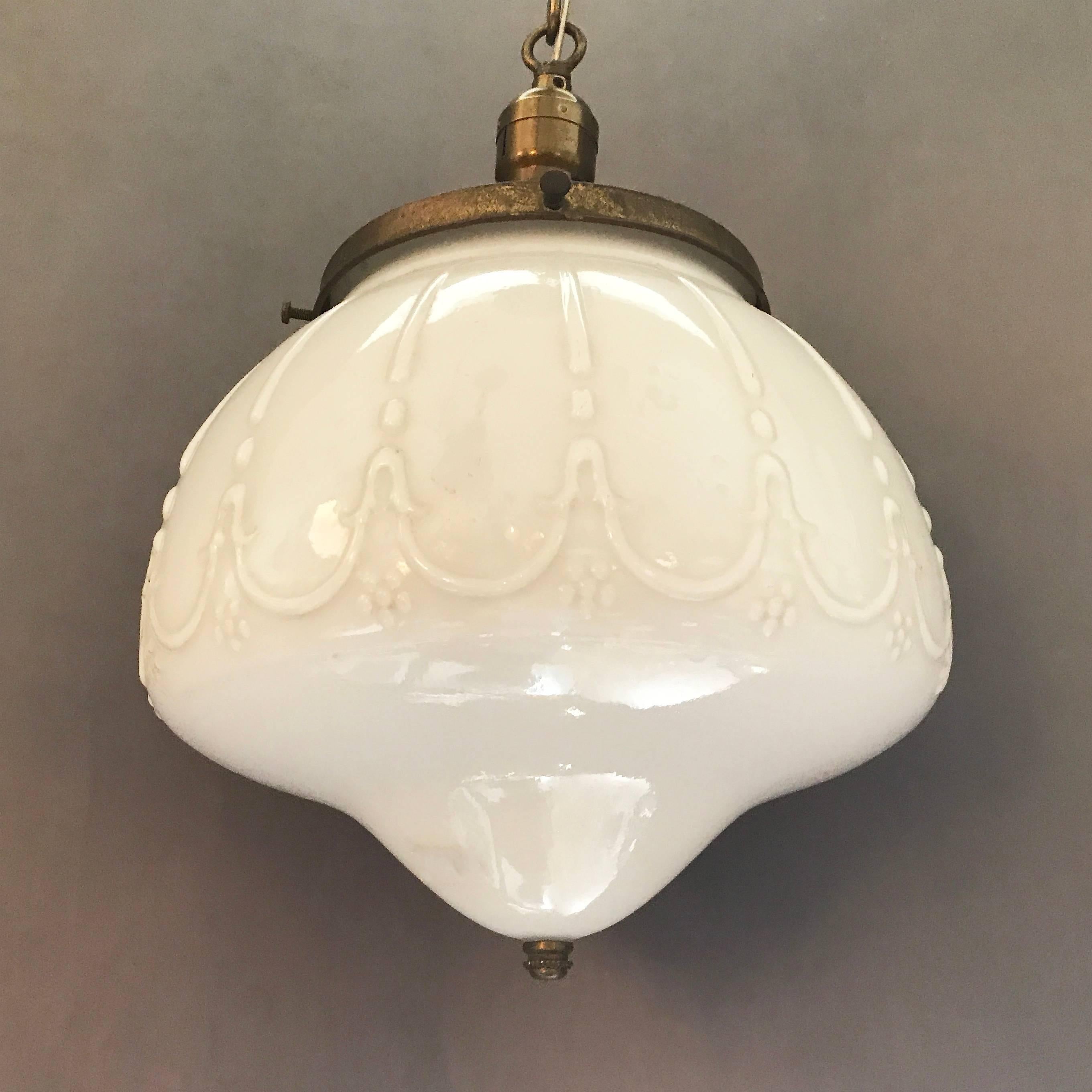 Decorative Milk Glass Library Pendant In Excellent Condition In Brooklyn, NY